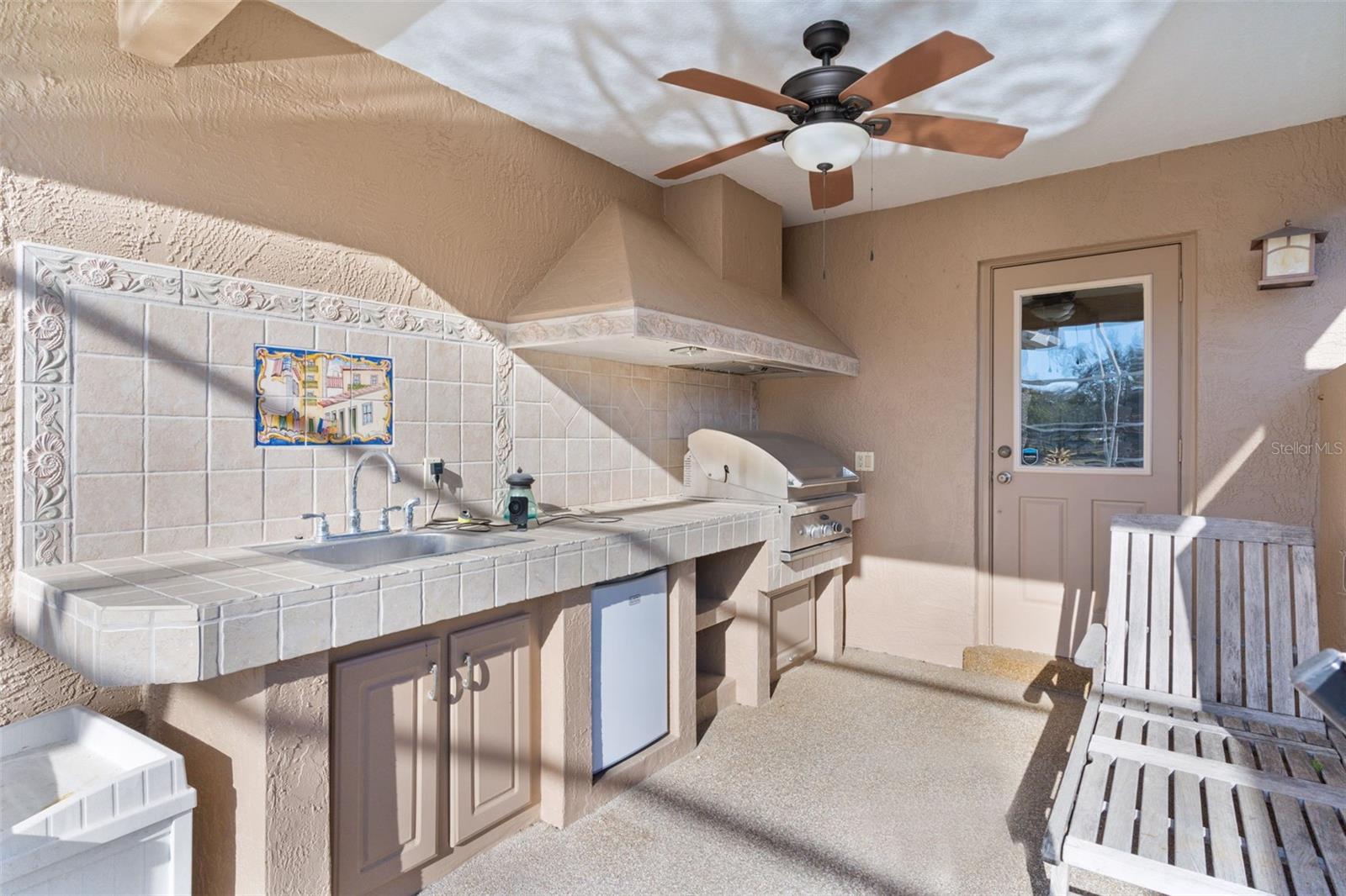 Image 40 of 64 For 737 Dowding Way