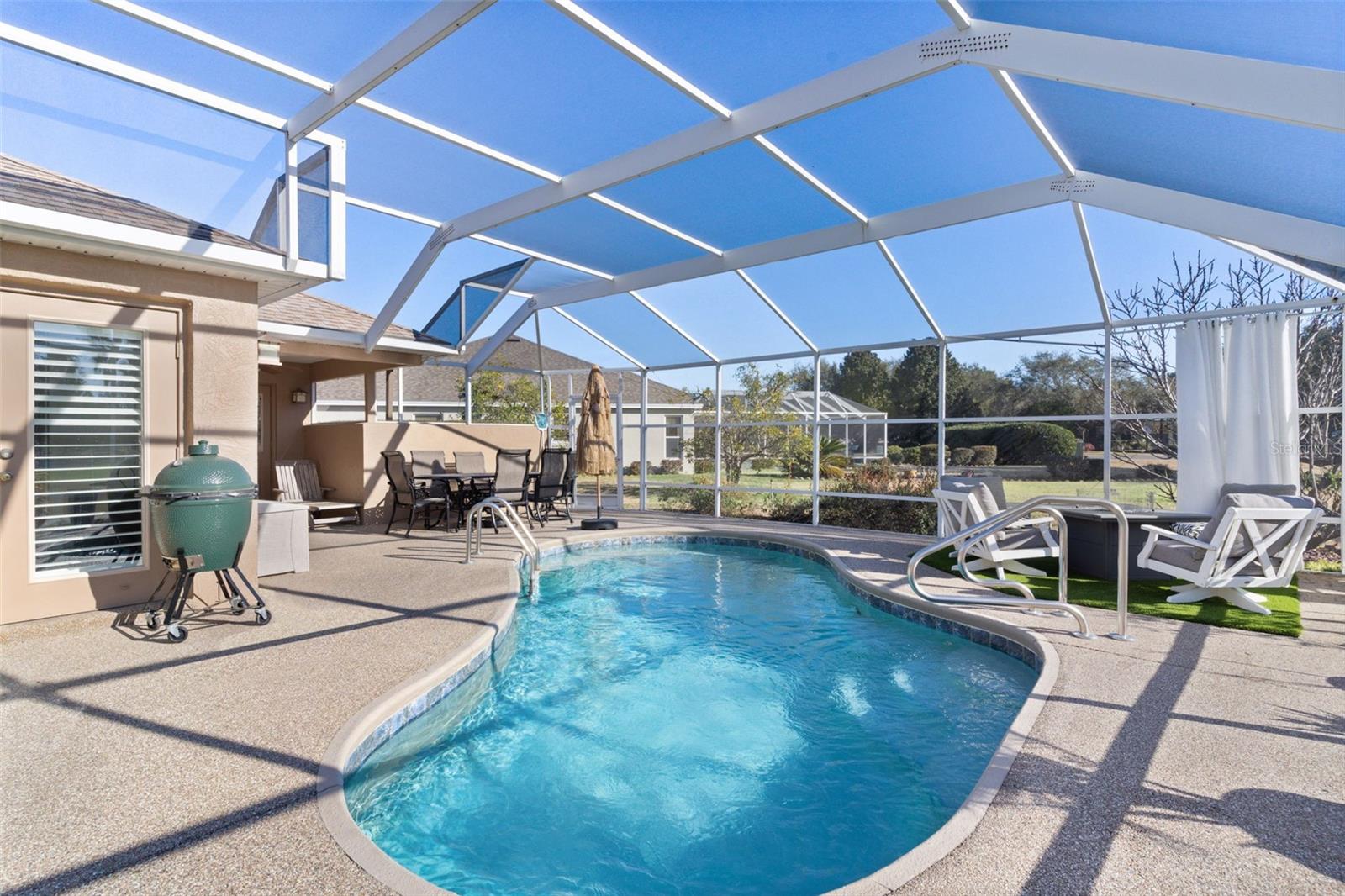 Image 46 of 64 For 737 Dowding Way