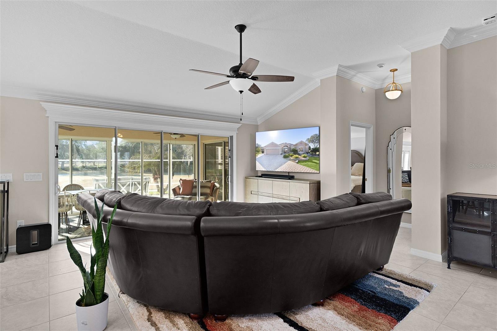 Image 8 of 64 For 737 Dowding Way