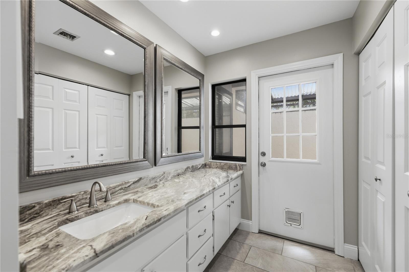 Image 23 of 35 For 1602 38th Terrace 1602