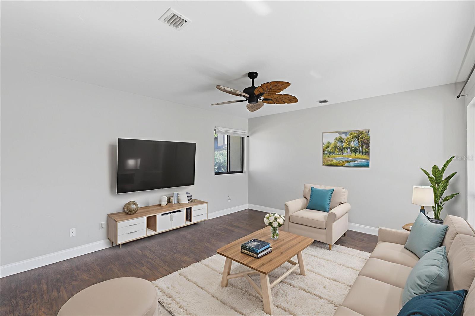 Image 5 of 35 For 1602 38th Terrace 1602