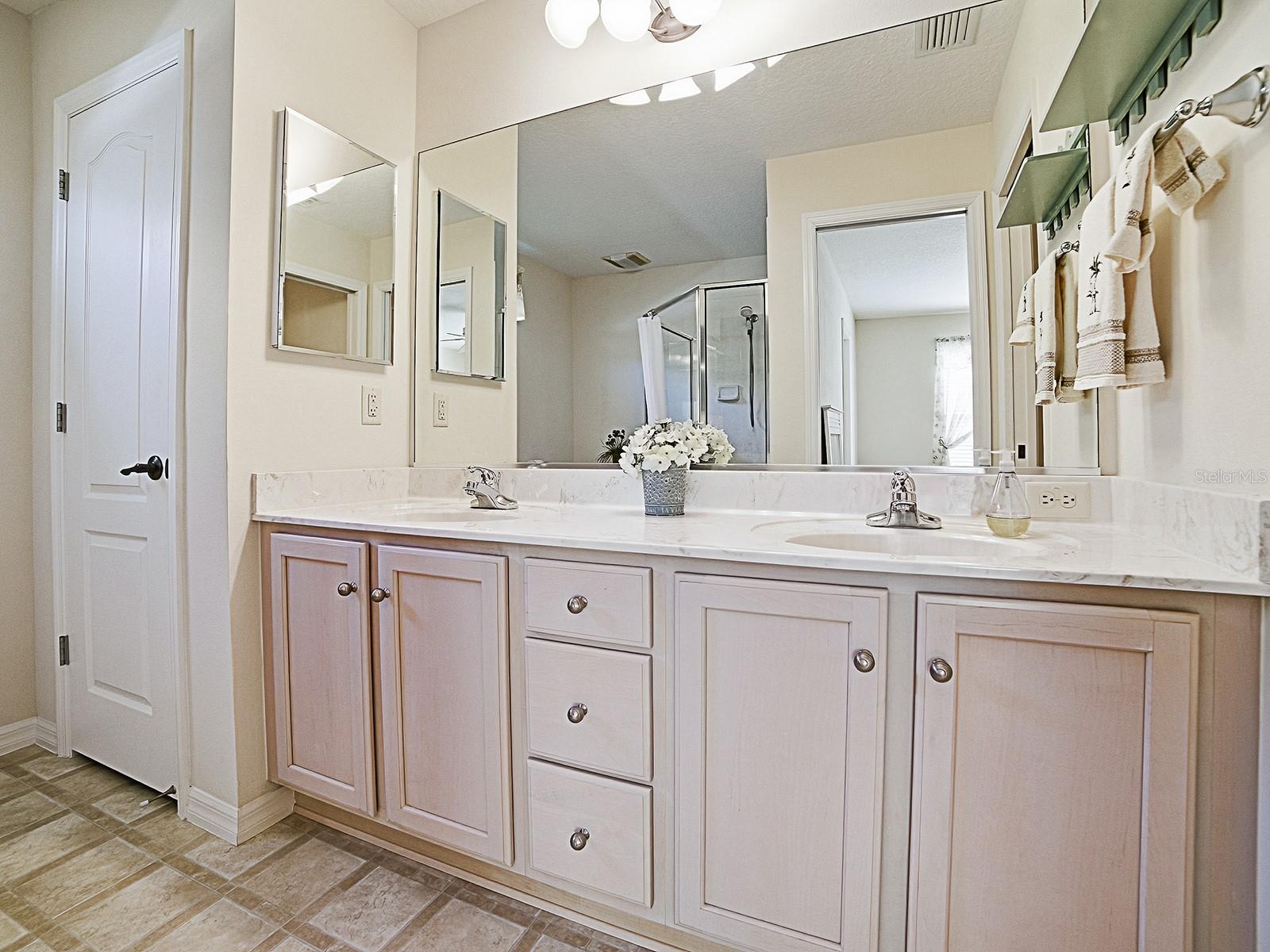 Image 15 of 30 For 17014 76th Creekside Circle