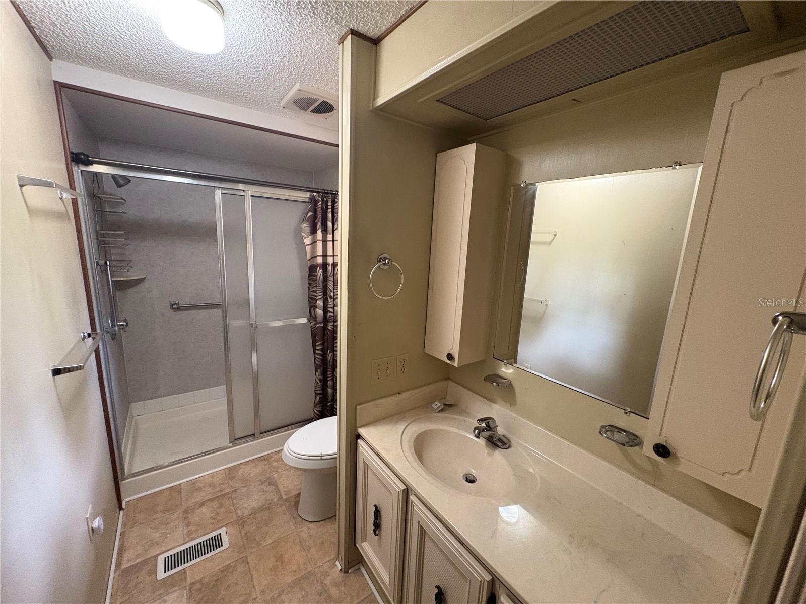 Image 28 of 67 For 1018 Southland Drive