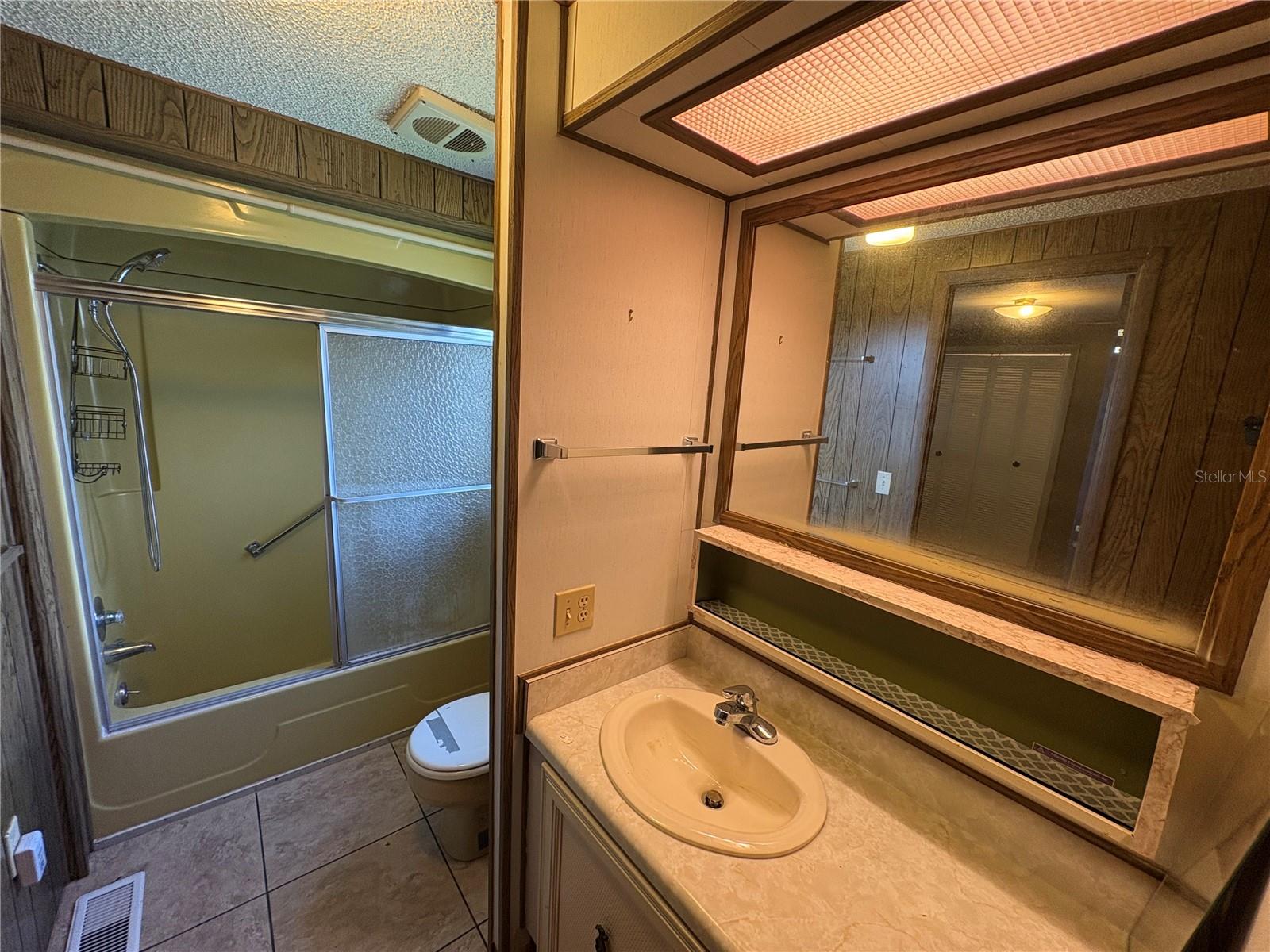 Image 35 of 67 For 1018 Southland Drive