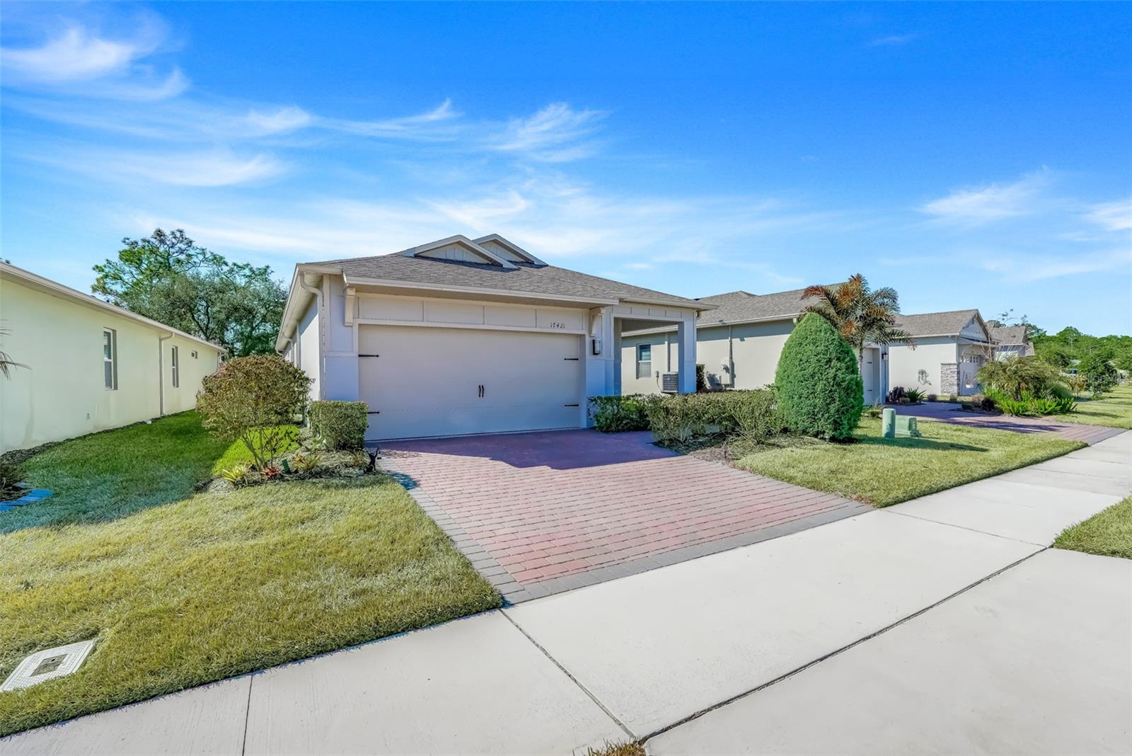 Image 3 of 40 For 17421 Blazing Star Circle