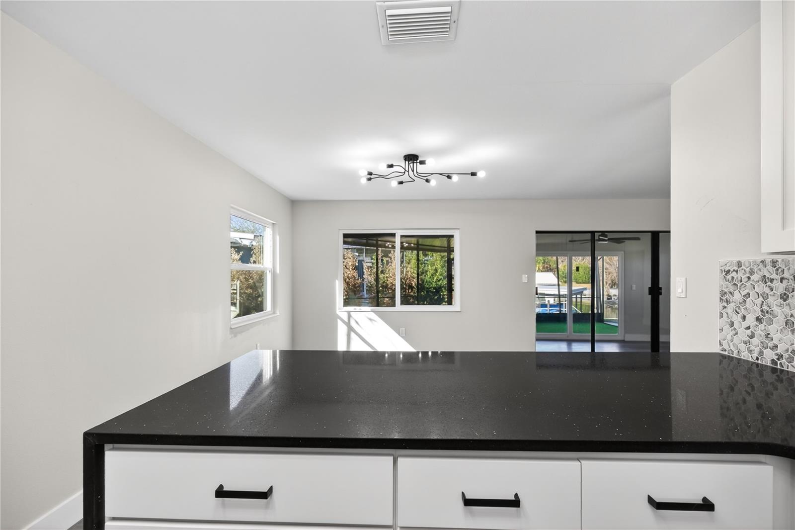 Image 14 of 41 For 1503 Canal Court