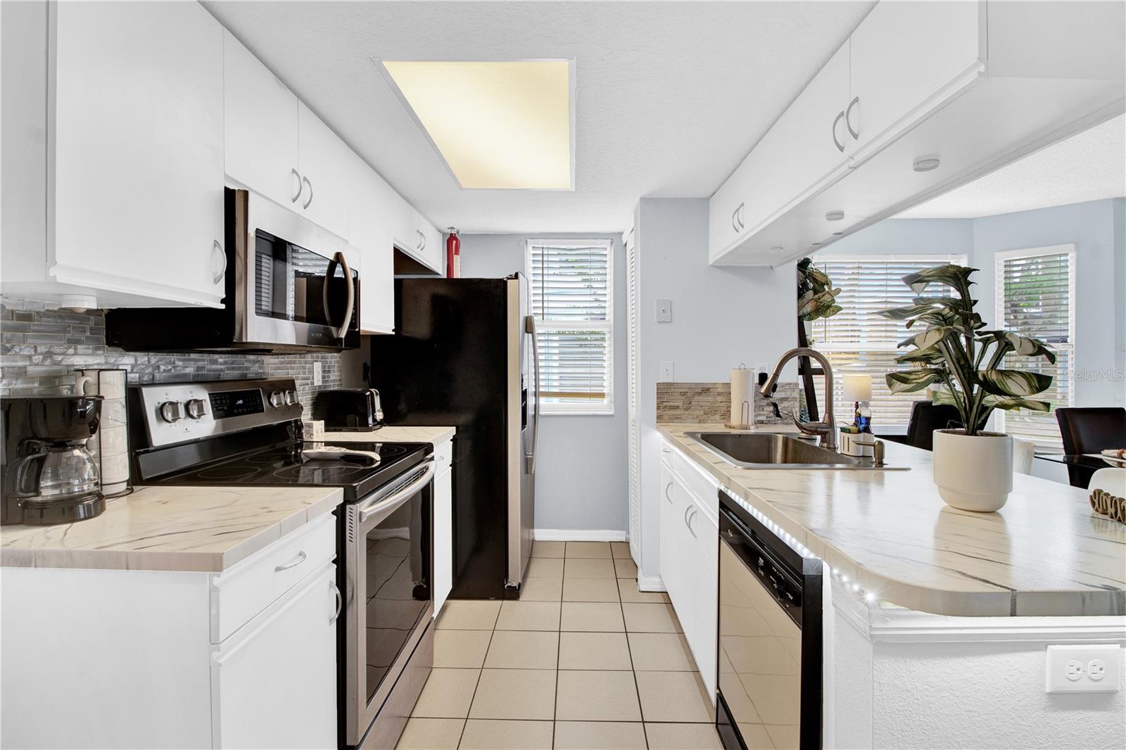 Image 13 of 28 For 2739 Poinciana Boulevard 83