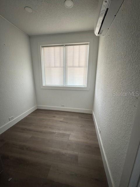 Image 4 of 11 For 206 Main Apt 205 Street