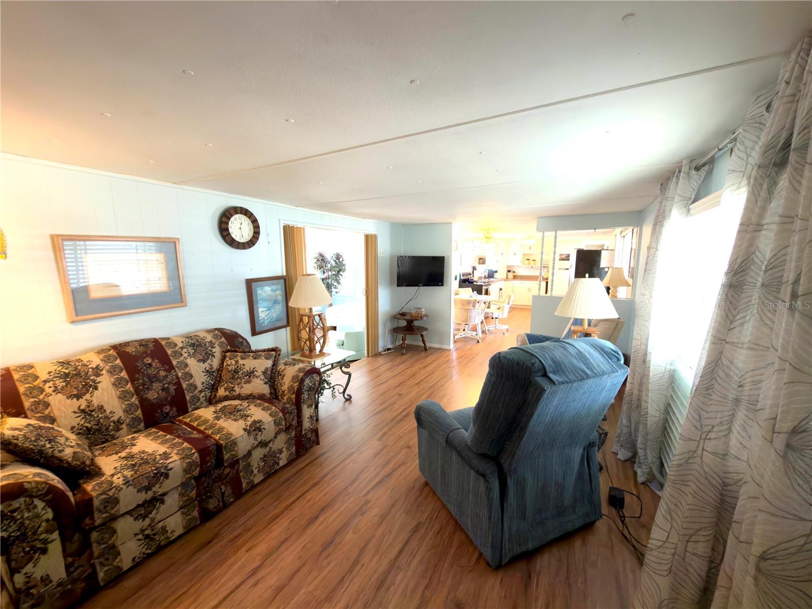 Listing photo id 11 for 12033 Lake Pines Road