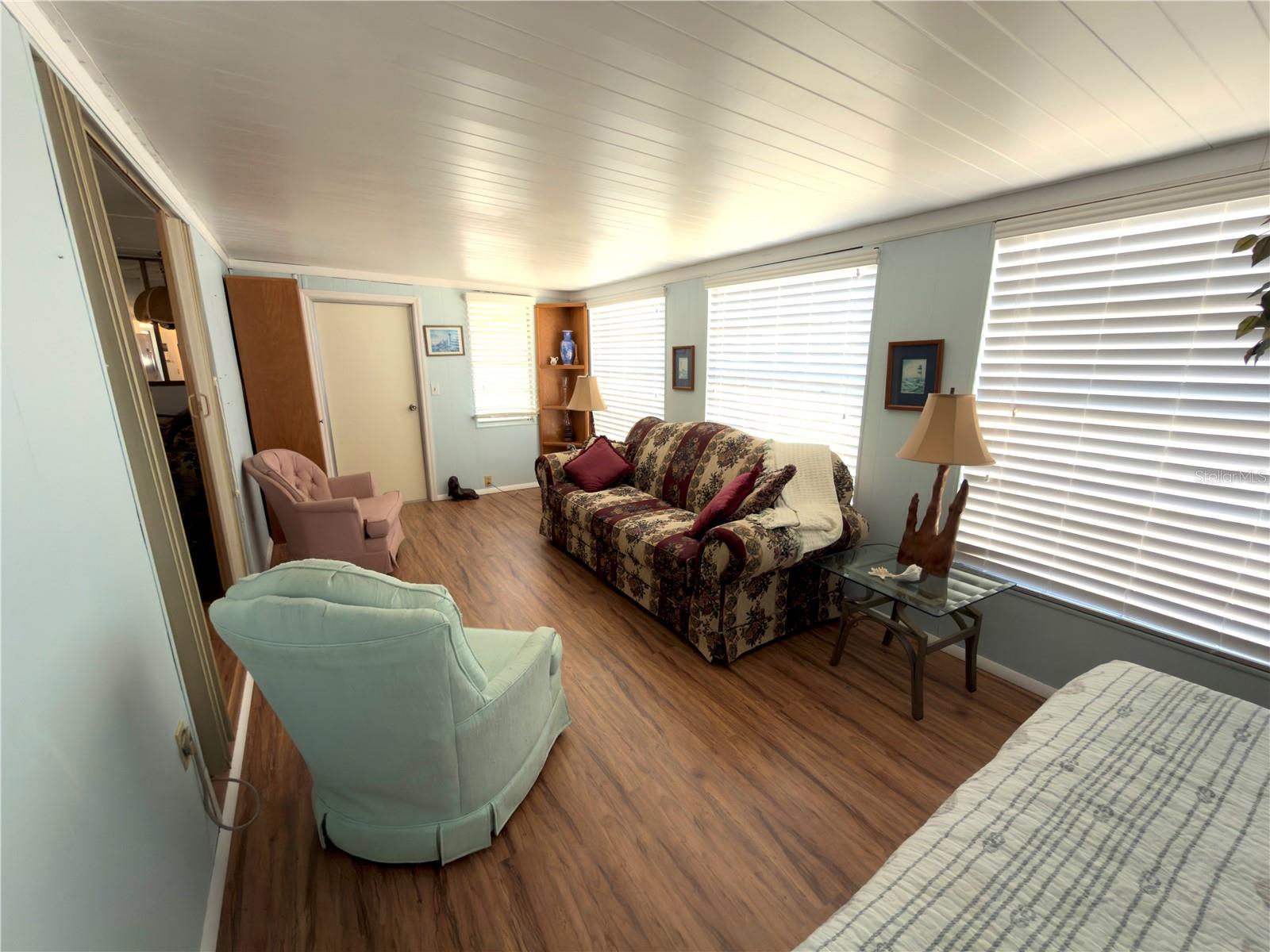 Listing photo id 15 for 12033 Lake Pines Road