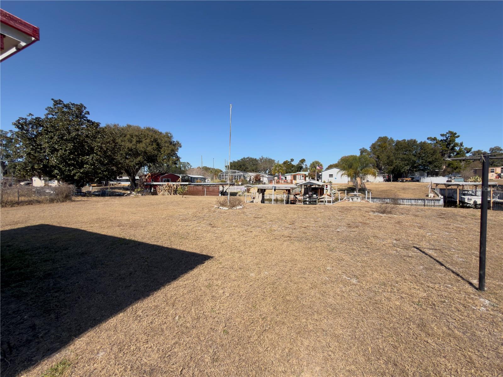 Listing photo id 3 for 12033 Lake Pines Road