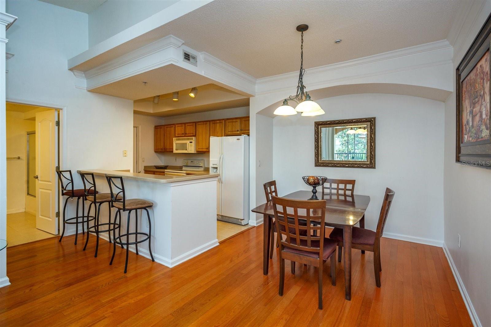 Image 5 of 18 For 12020 Villanova Dr  105