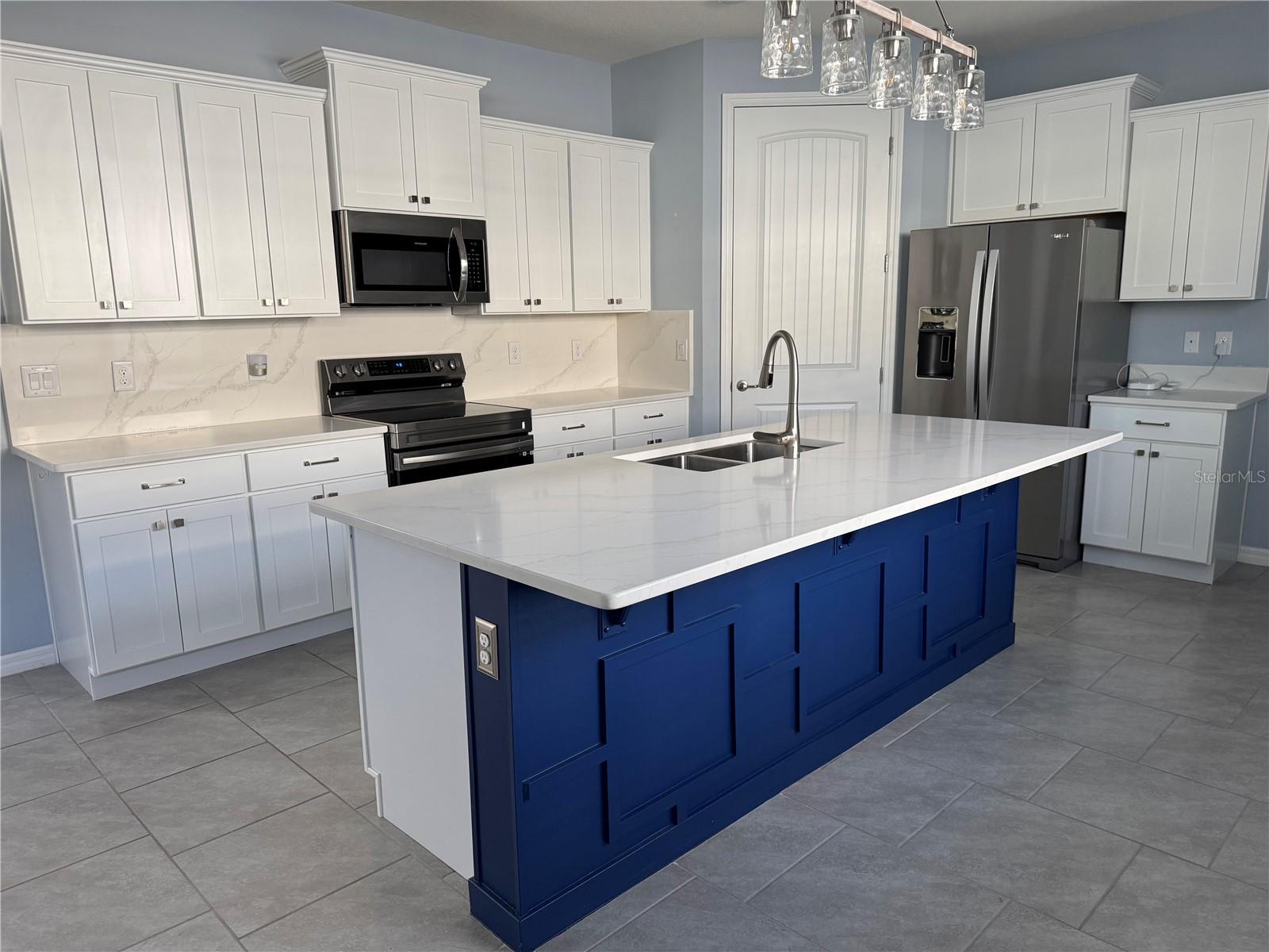 Image 10 of 46 For 17325 Blazing Star Cir