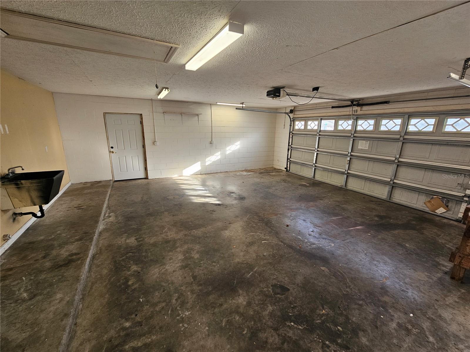 Image 12 of 13 For 2940 Dupont Street