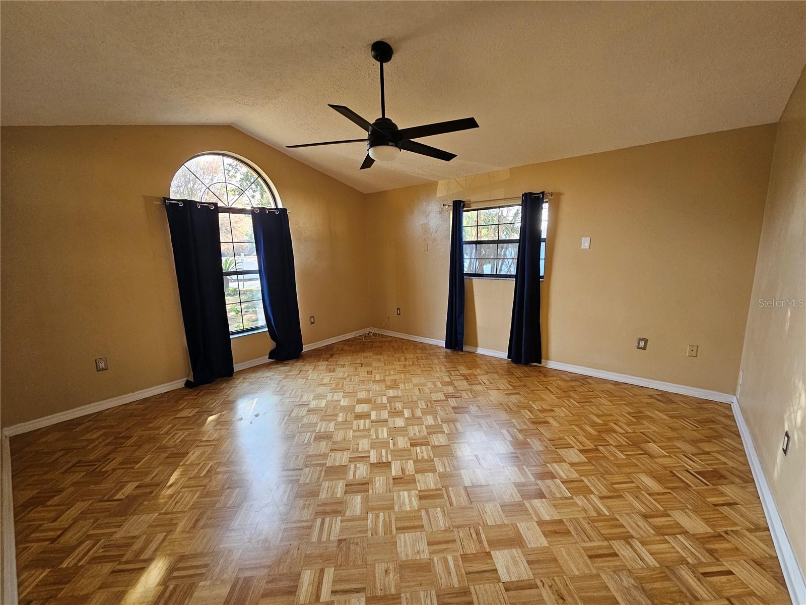 Image 5 of 13 For 2940 Dupont Street