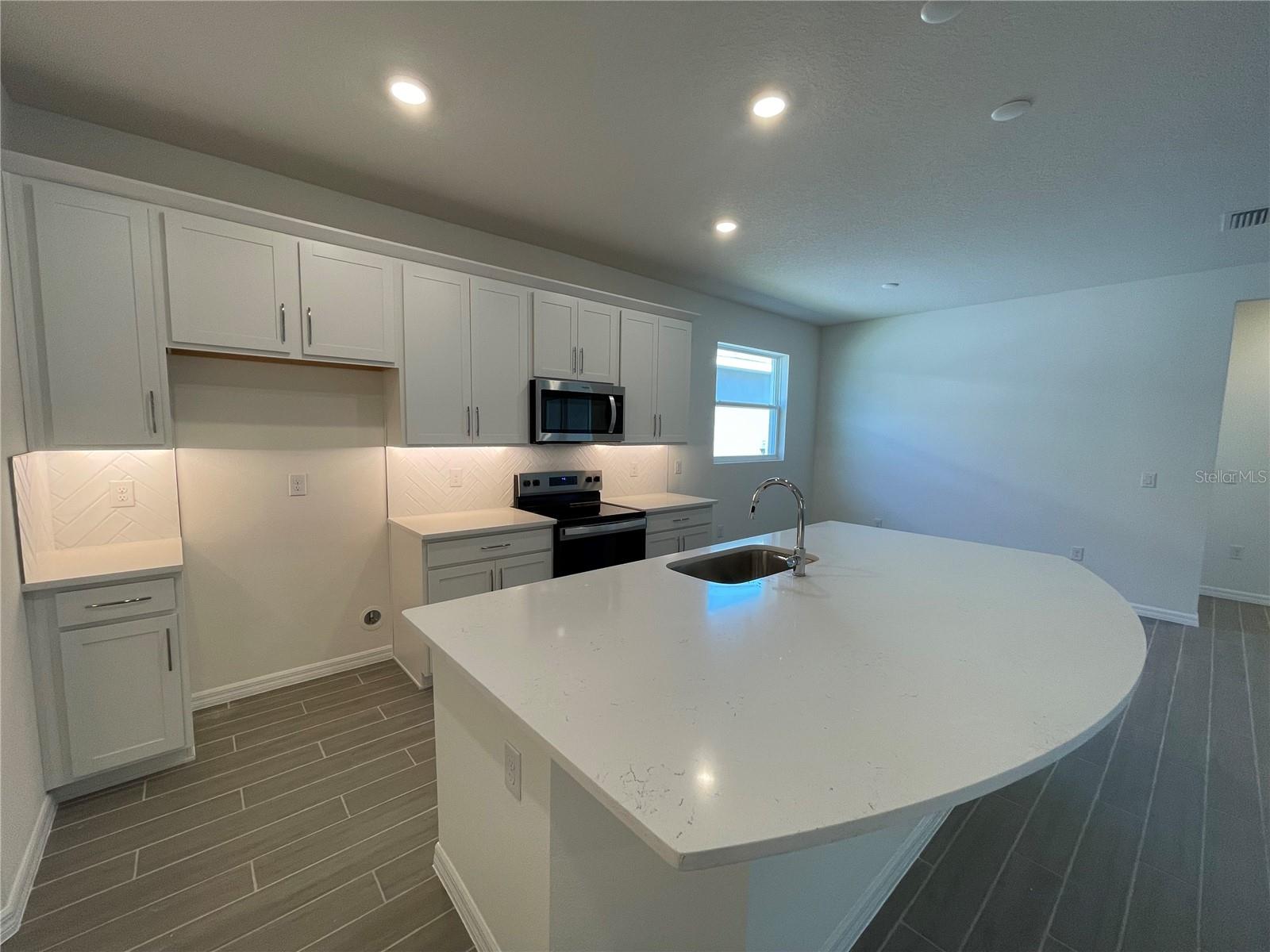 Image 12 of 24 For 17441 Valleywood Parkway