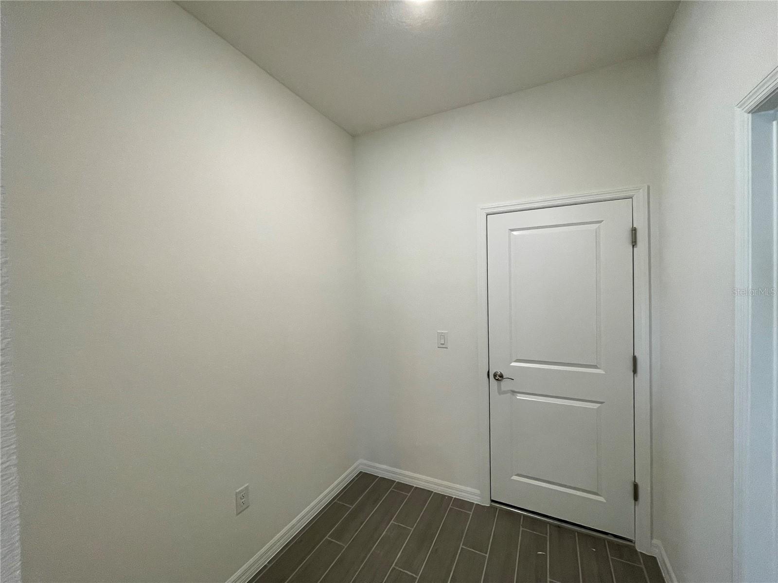 Image 6 of 24 For 17441 Valleywood Parkway