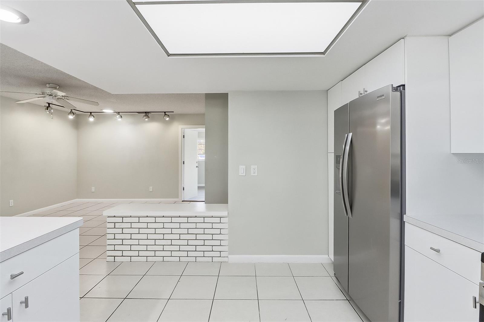 Image 21 of 46 For 9140 Harbor Isle Court