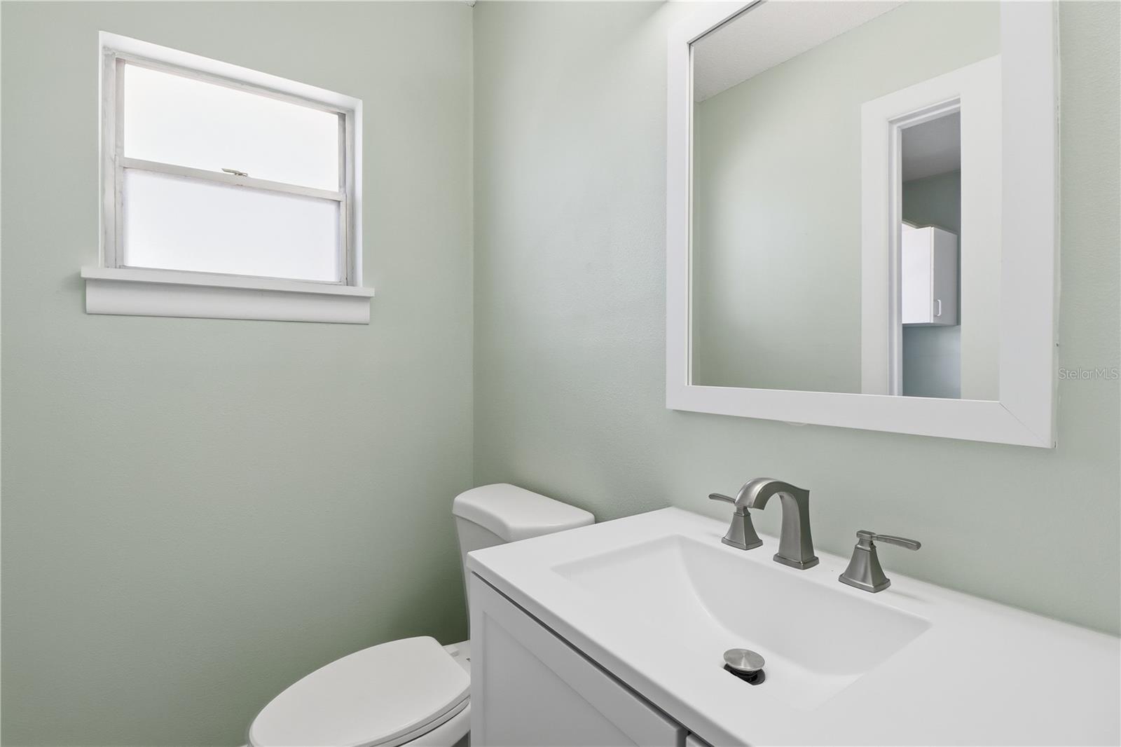 Image 29 of 46 For 9140 Harbor Isle Court