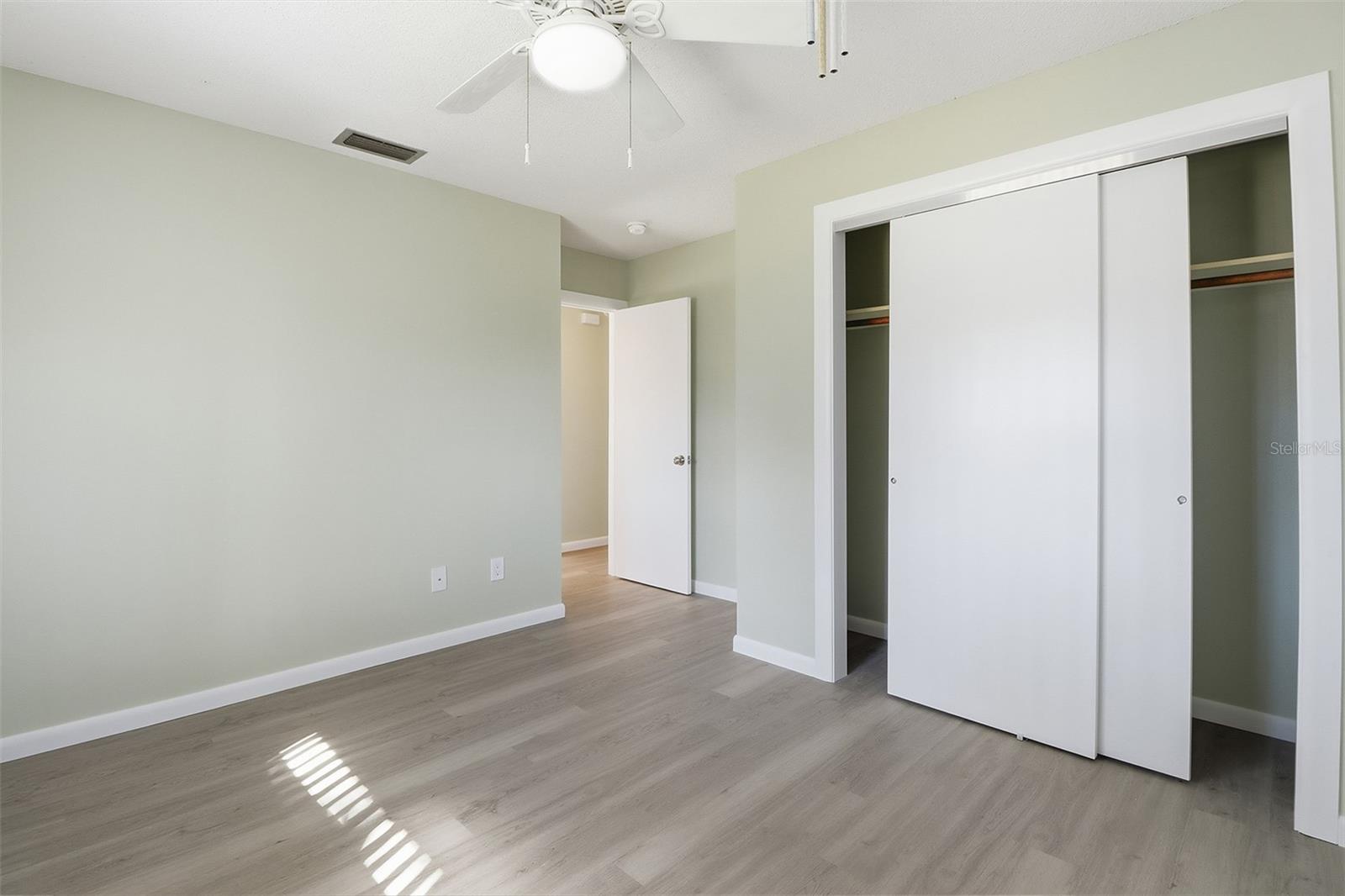 Image 35 of 46 For 9140 Harbor Isle Court