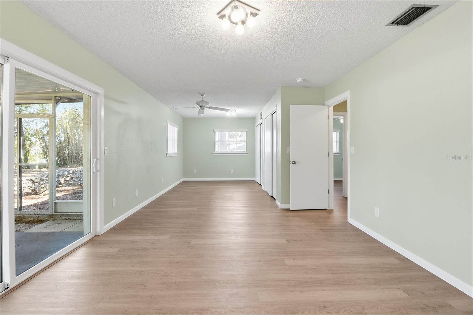 Image 36 of 46 For 9140 Harbor Isle Court