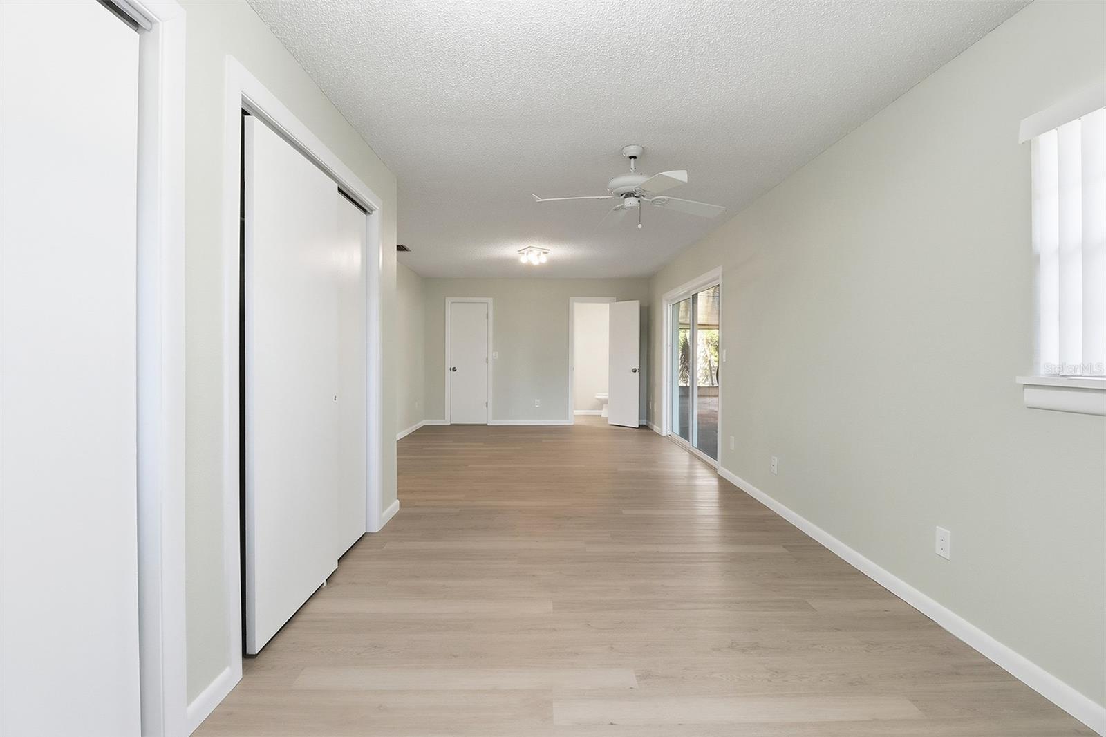 Image 37 of 46 For 9140 Harbor Isle Court