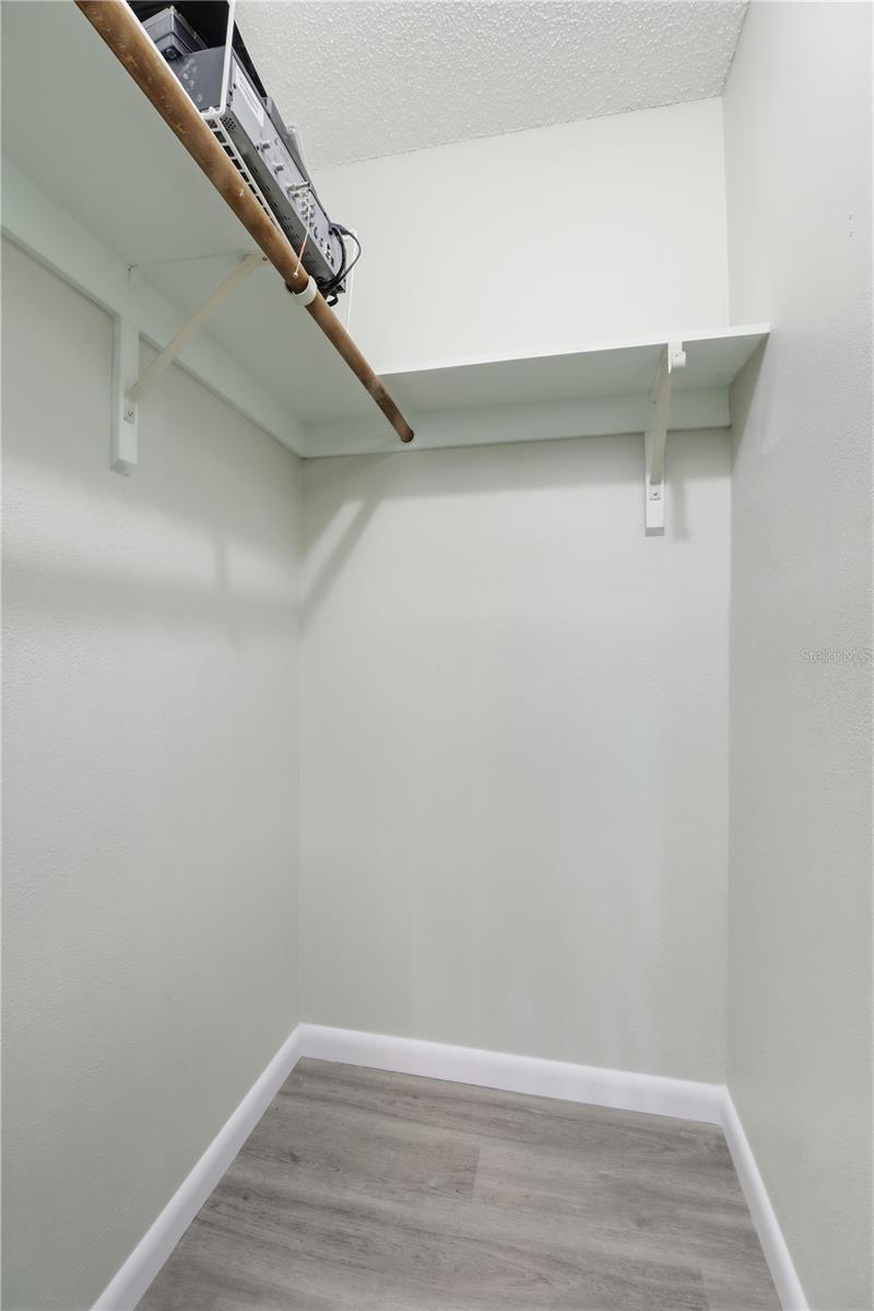 Image 39 of 46 For 9140 Harbor Isle Court