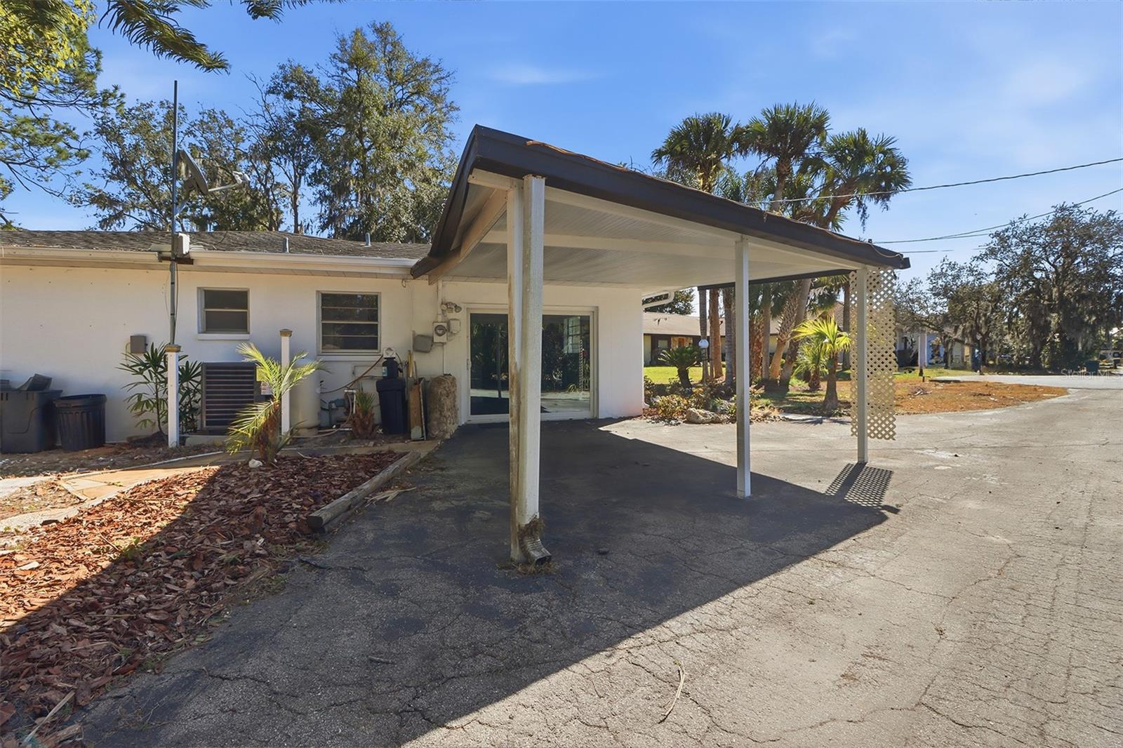 Image 4 of 46 For 9140 Harbor Isle Court