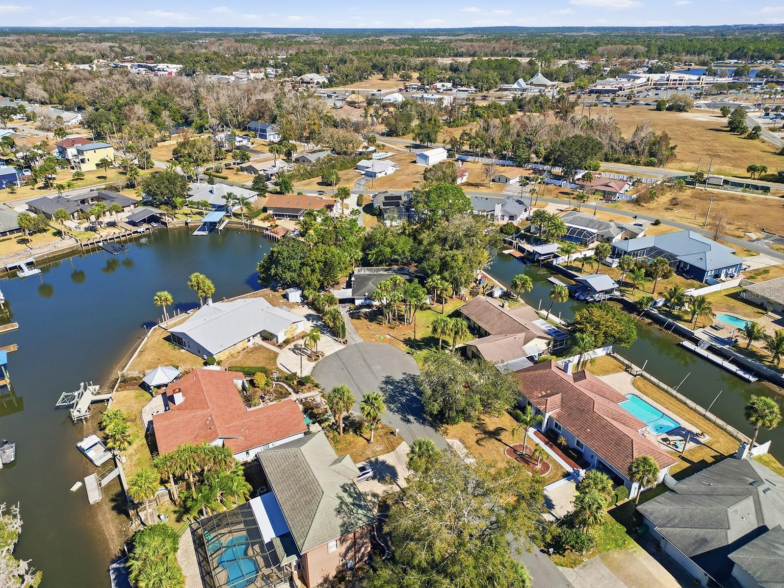 Image 42 of 46 For 9140 Harbor Isle Court