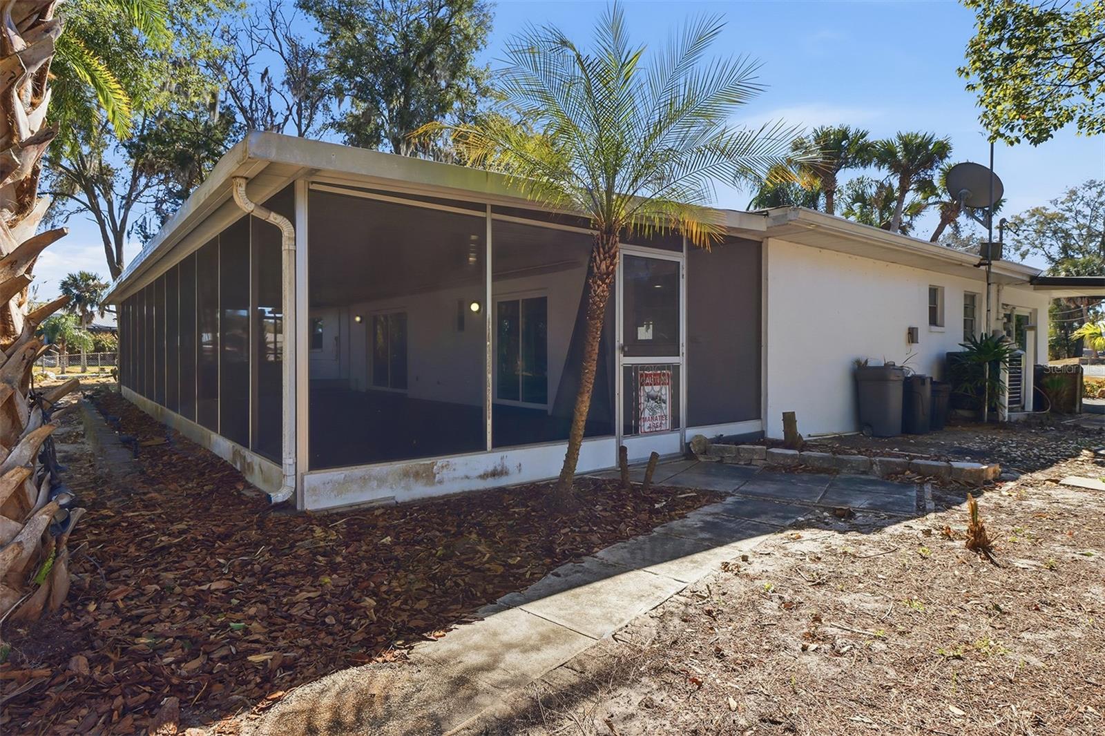 Image 5 of 46 For 9140 Harbor Isle Court