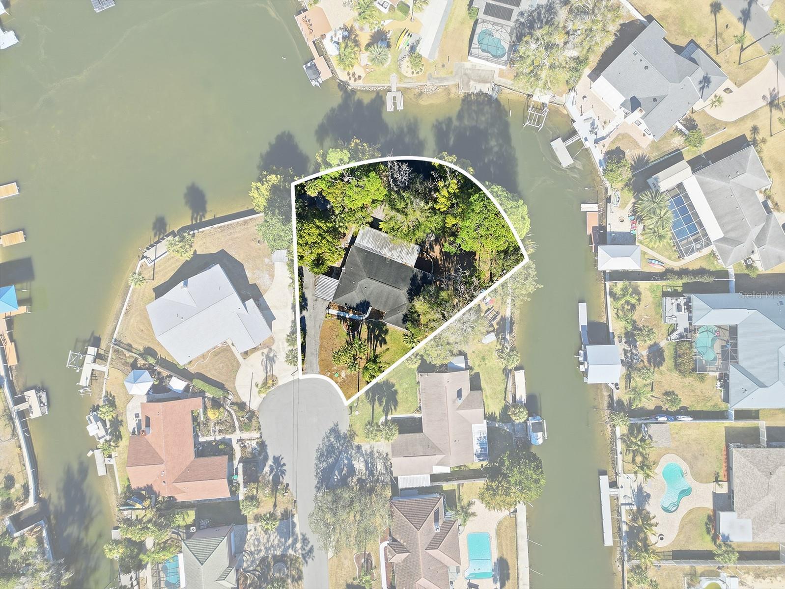 Image 7 of 46 For 9140 Harbor Isle Court