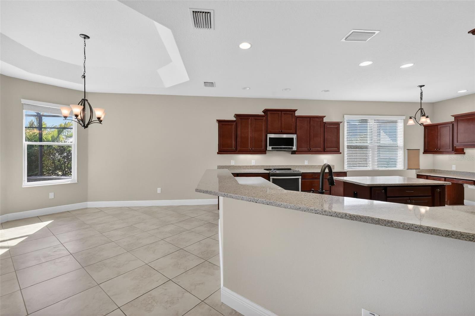 Image 16 of 60 For 3300 Boardroom Trail