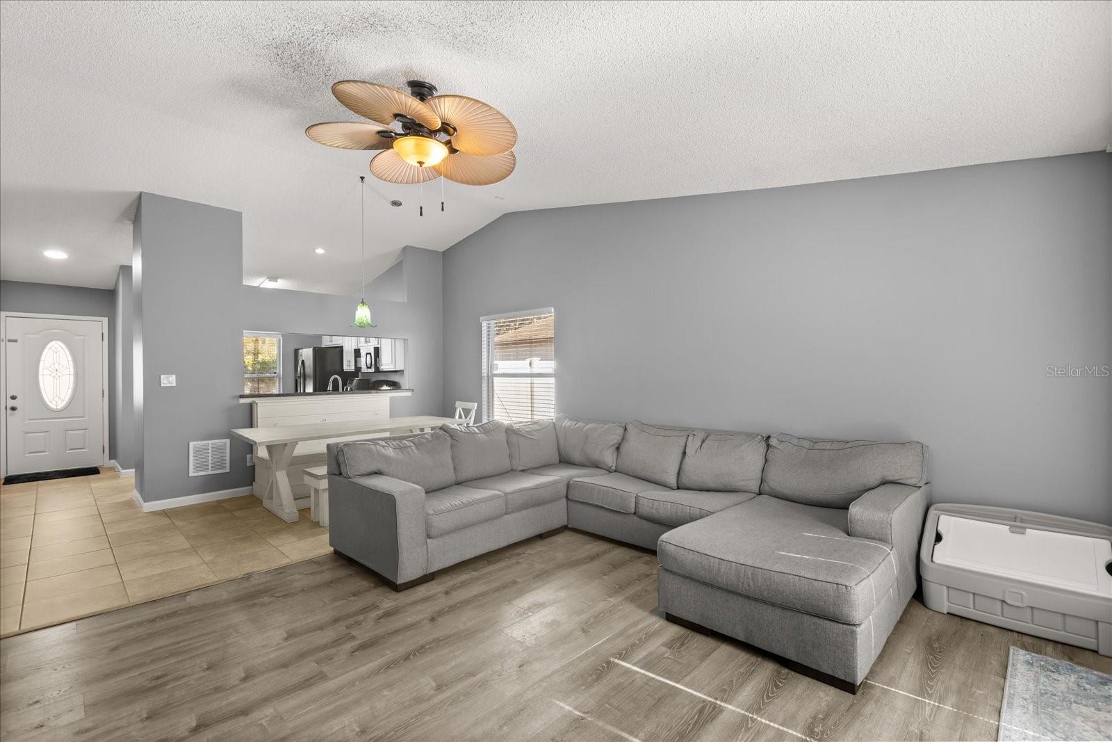 Image 3 of 21 For 8954 Valencia Gardens Drive