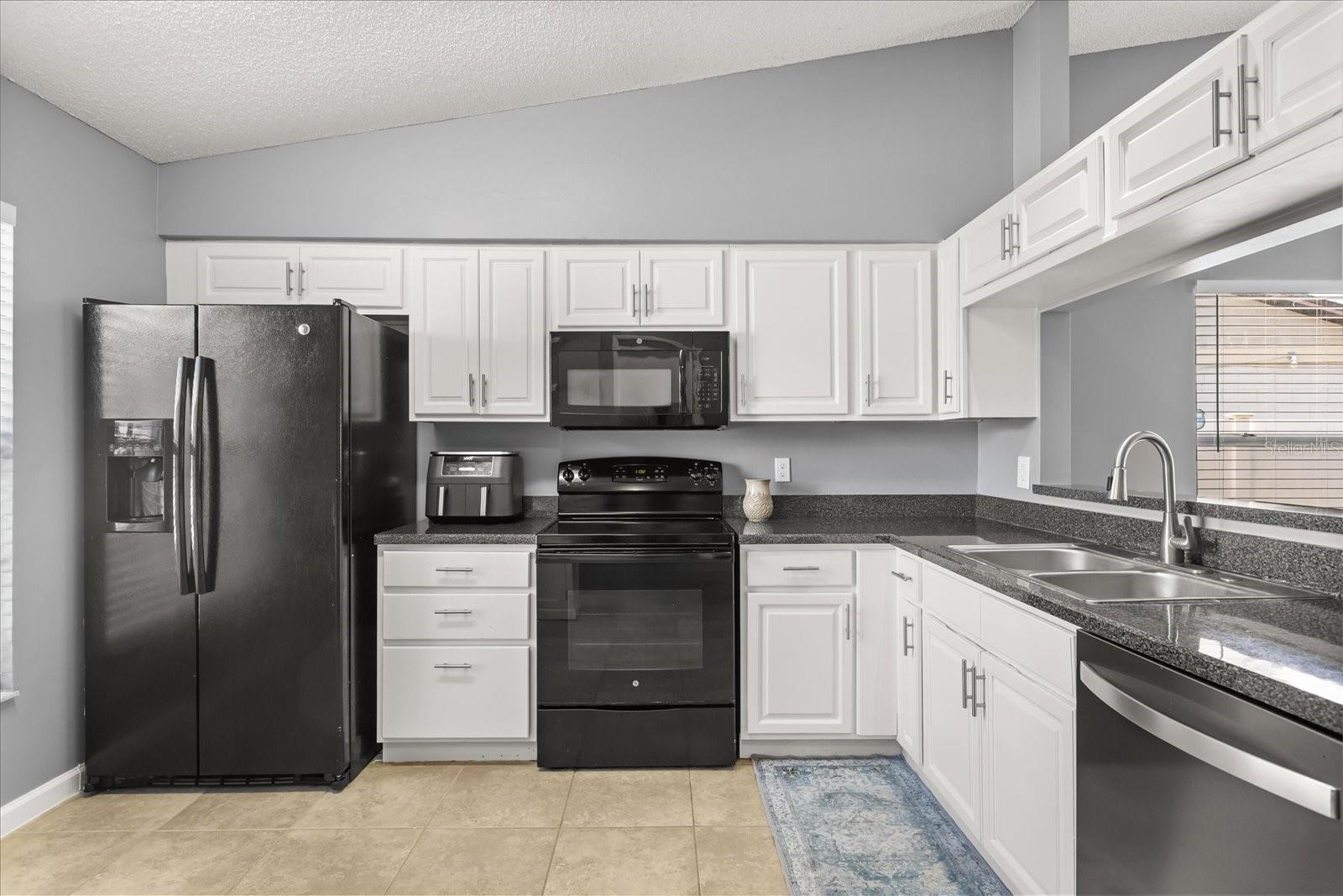 Image 8 of 21 For 8954 Valencia Gardens Drive