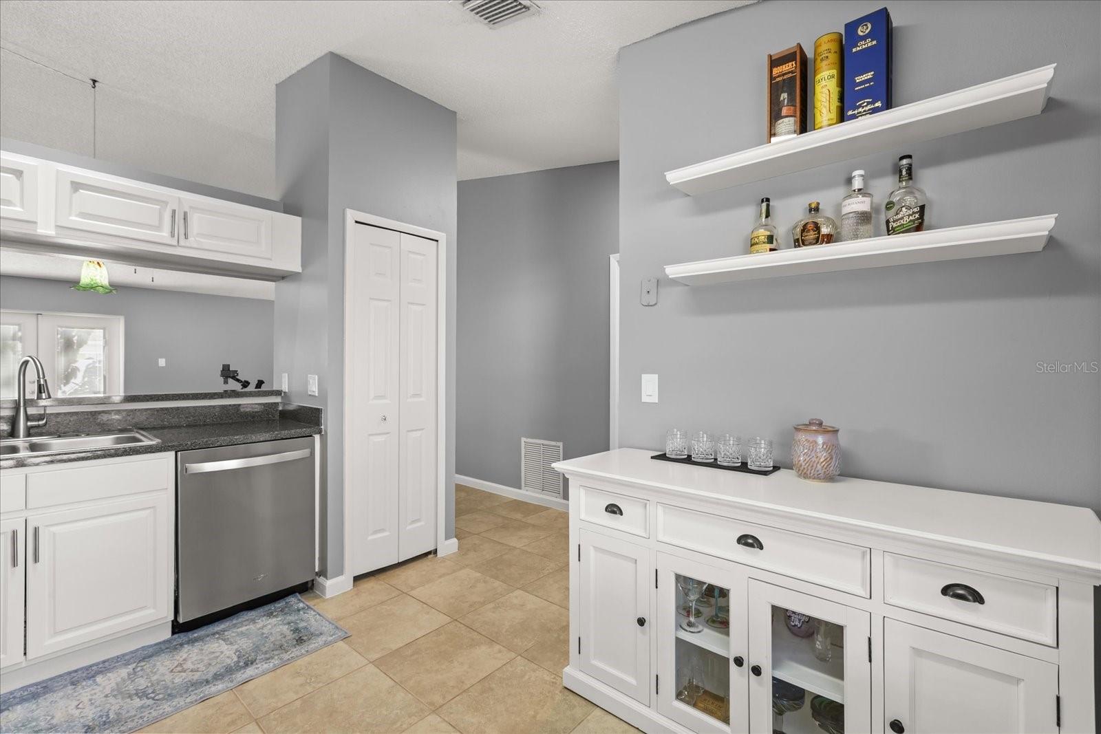 Image 9 of 21 For 8954 Valencia Gardens Drive