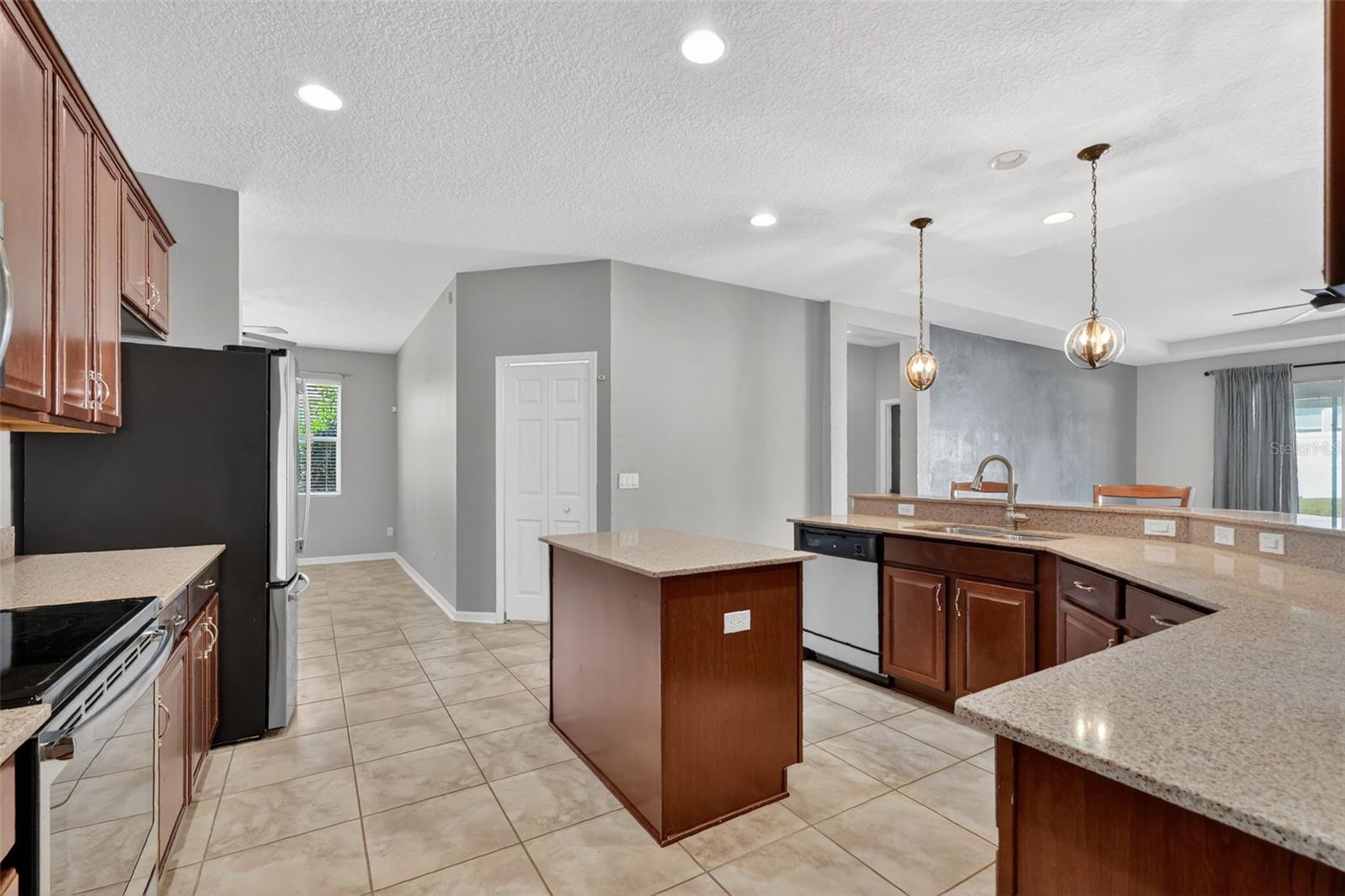 Image 13 of 42 For 2451 Plumadore Drive