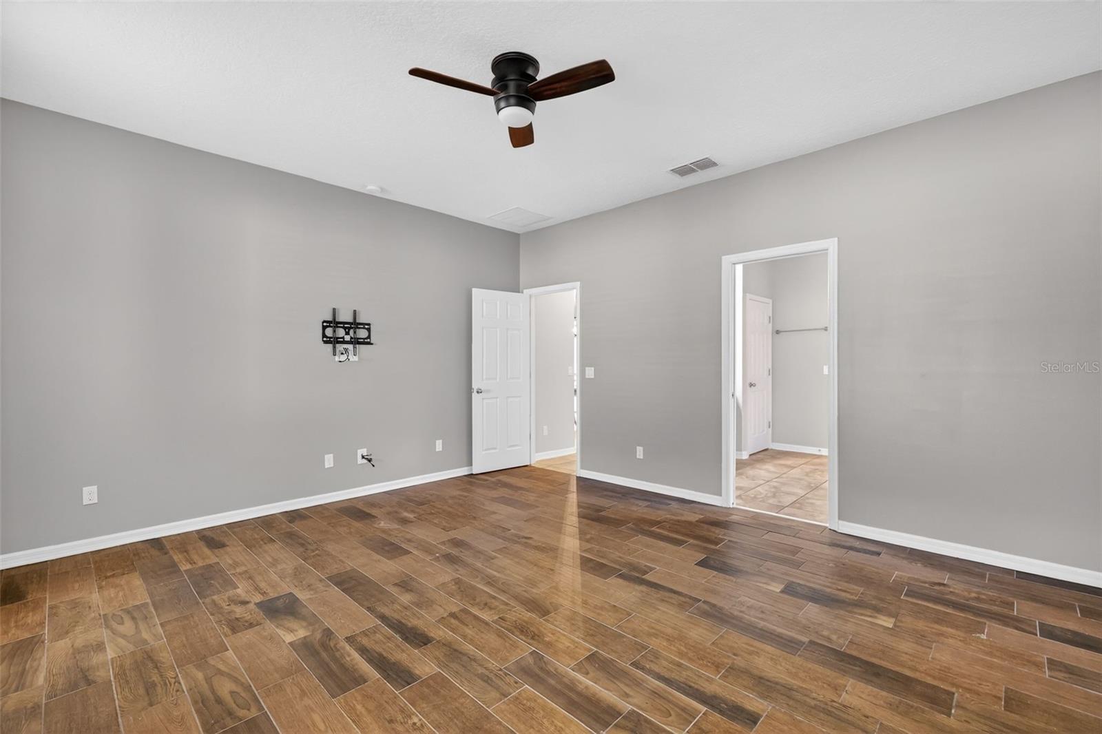 Image 19 of 42 For 2451 Plumadore Drive