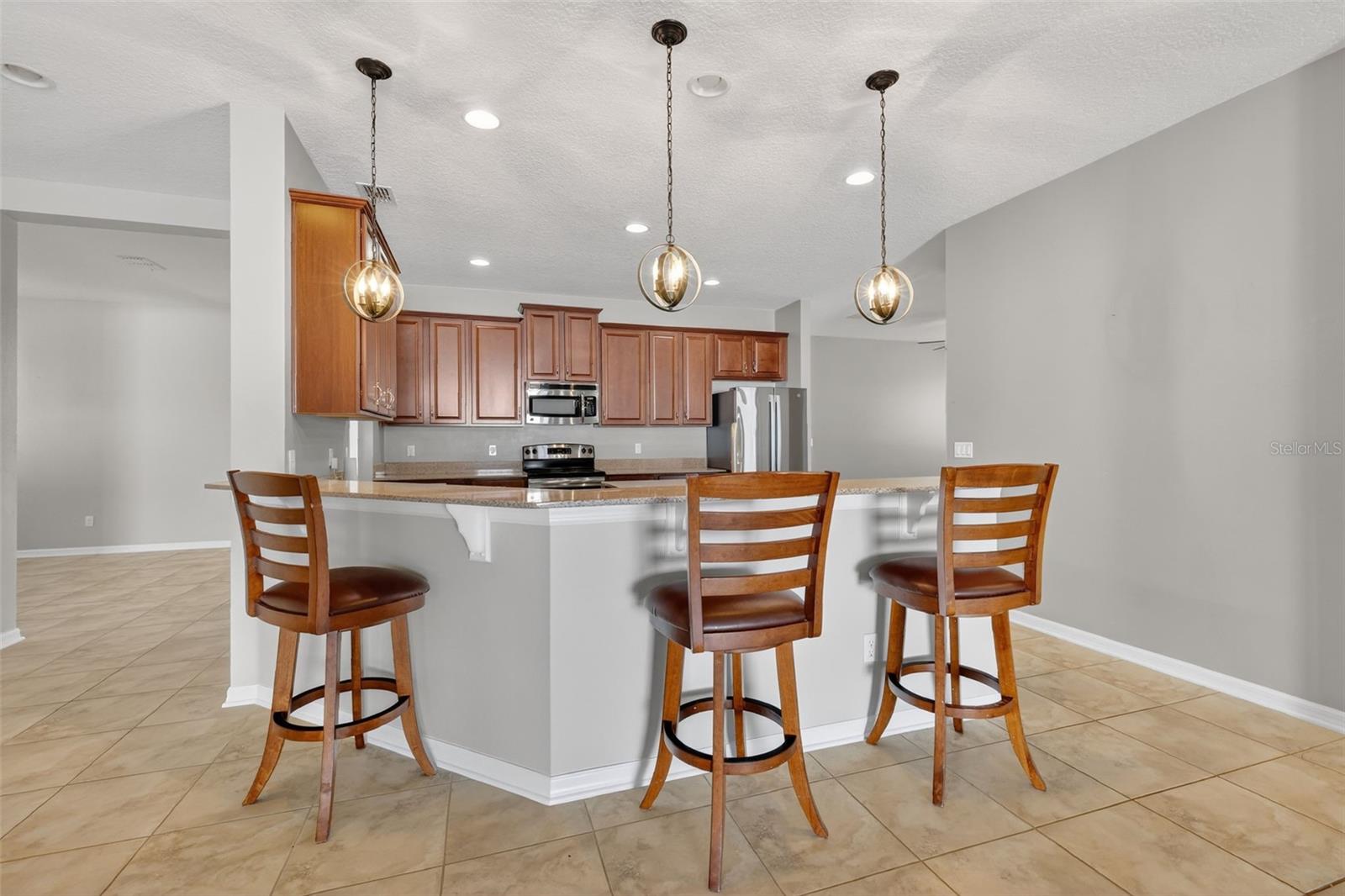 Image 9 of 42 For 2451 Plumadore Drive