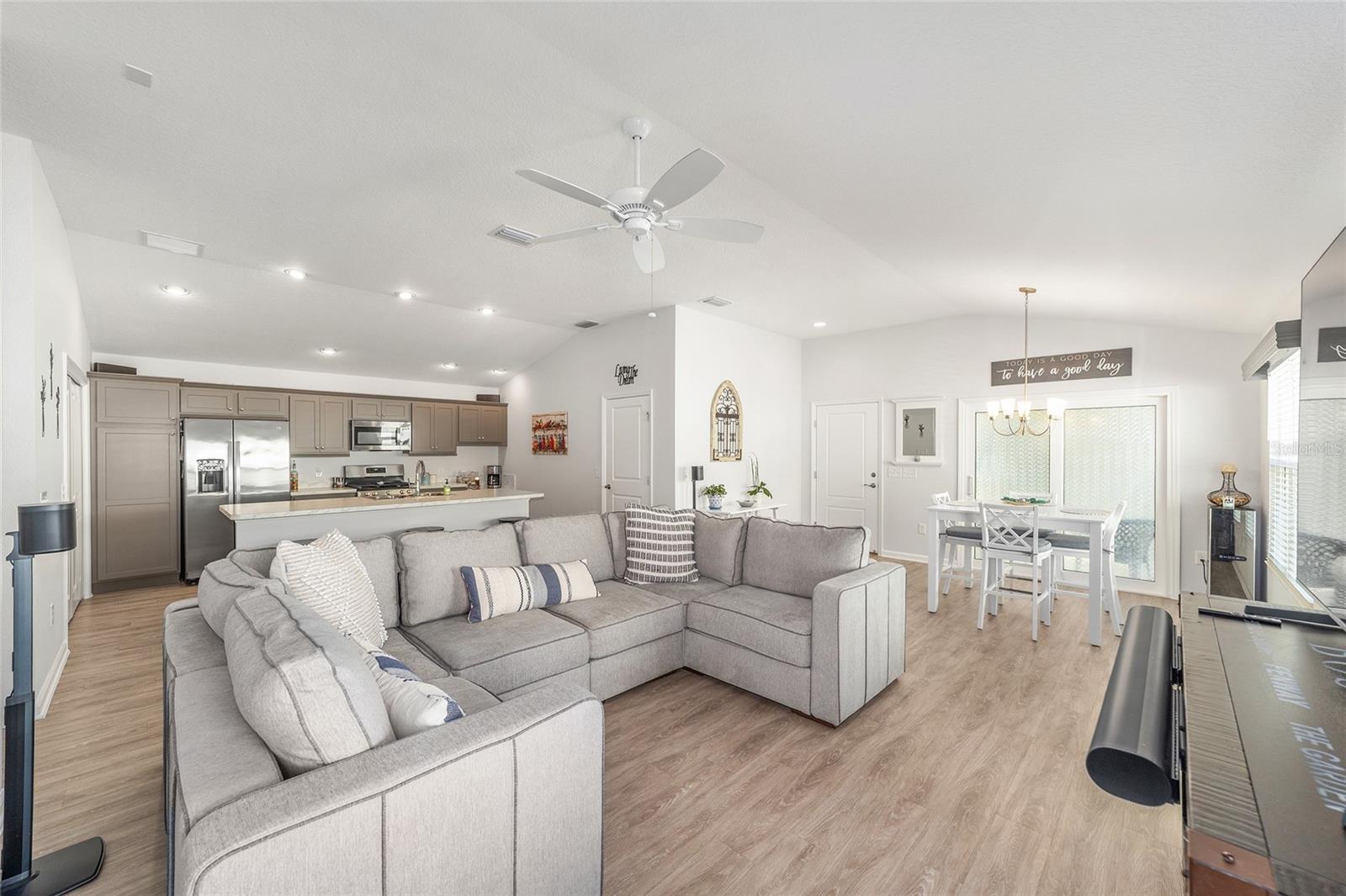 Image 5 of 17 For 4345 Broad Street