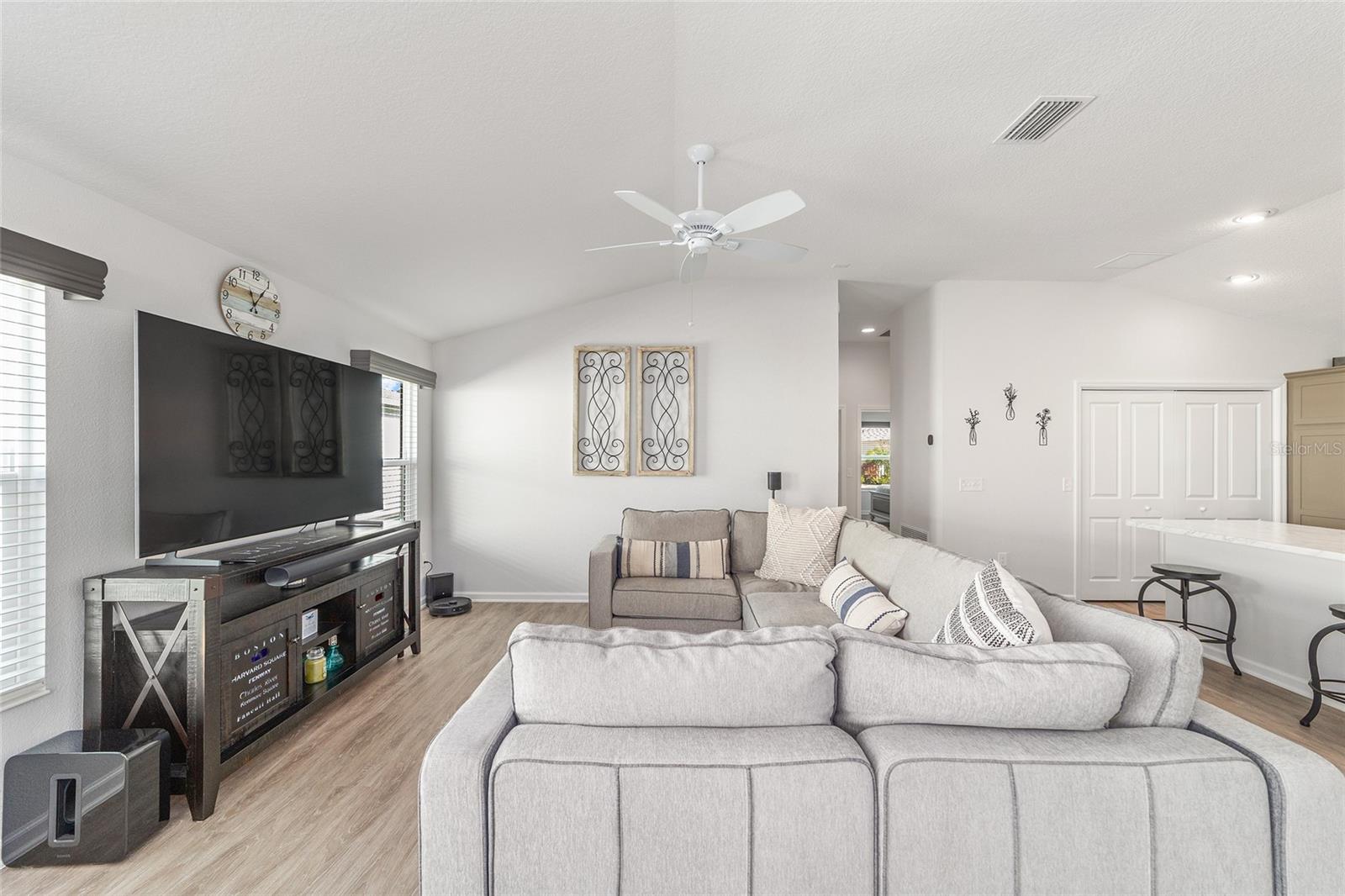 Image 7 of 17 For 4345 Broad Street