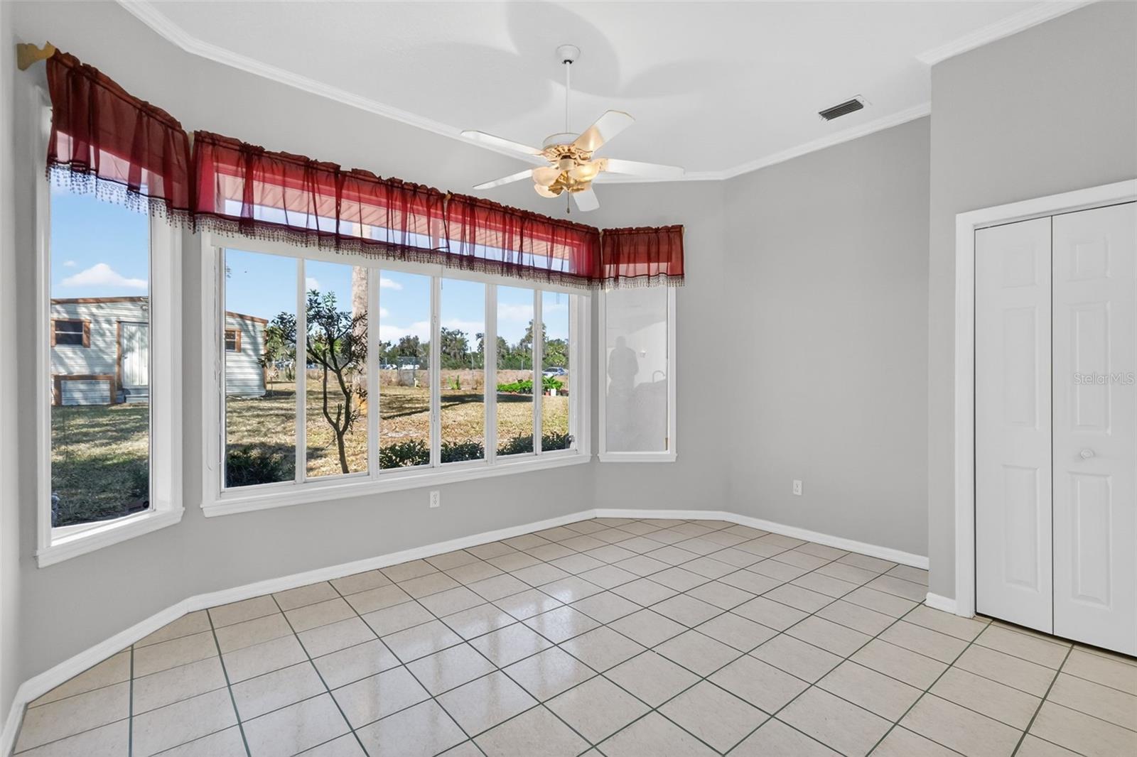 Listing photo id 13 for 34245 Rosa Lane