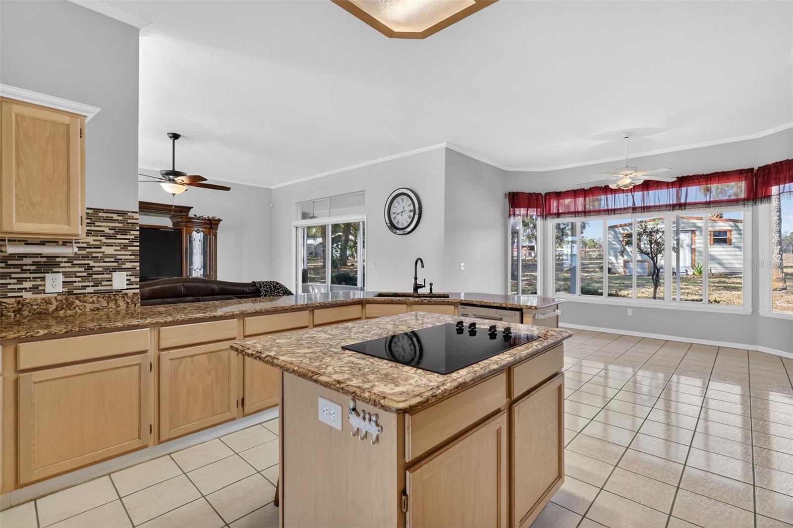 Listing photo id 15 for 34245 Rosa Lane