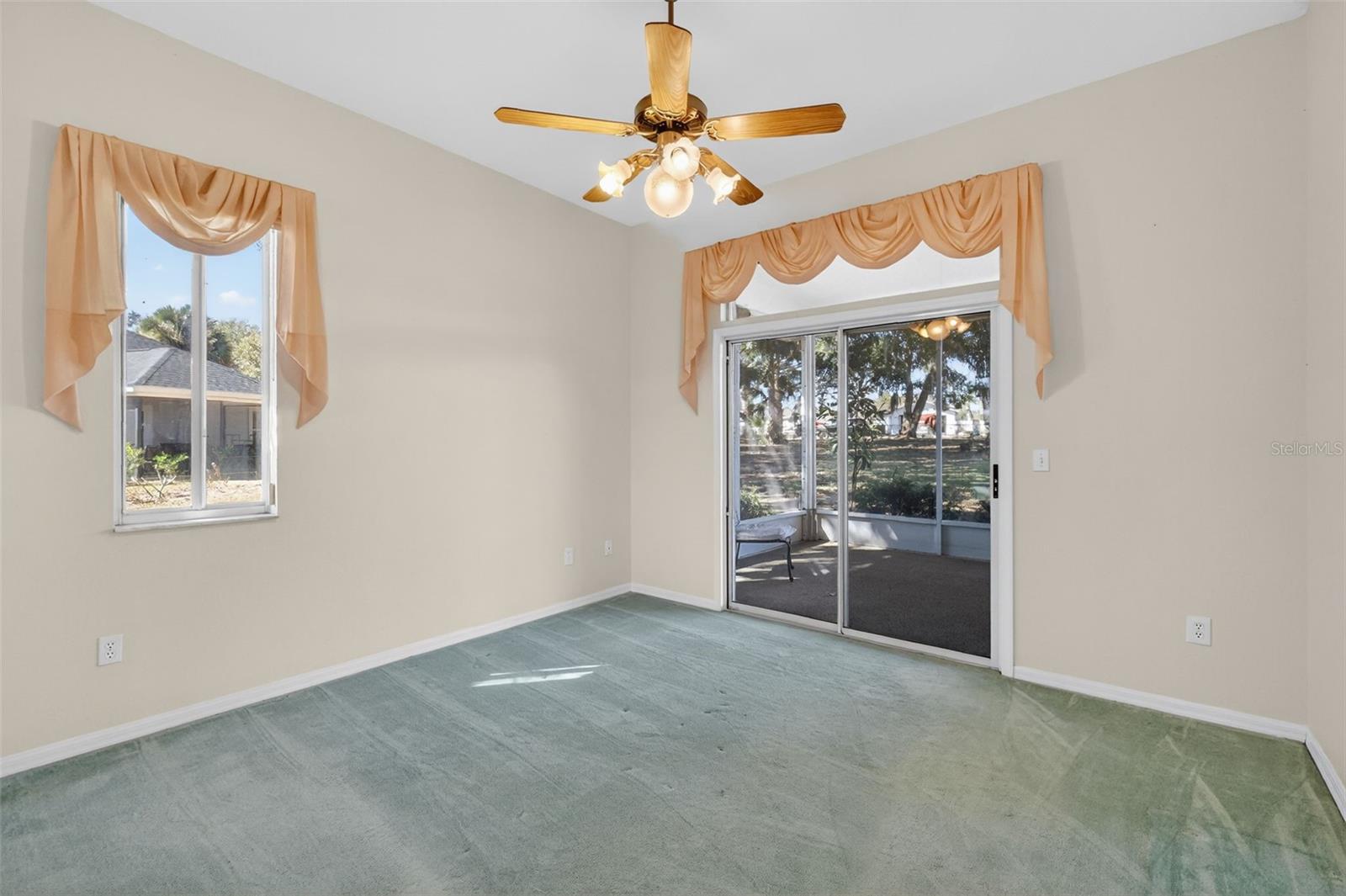 Listing photo id 19 for 34245 Rosa Lane