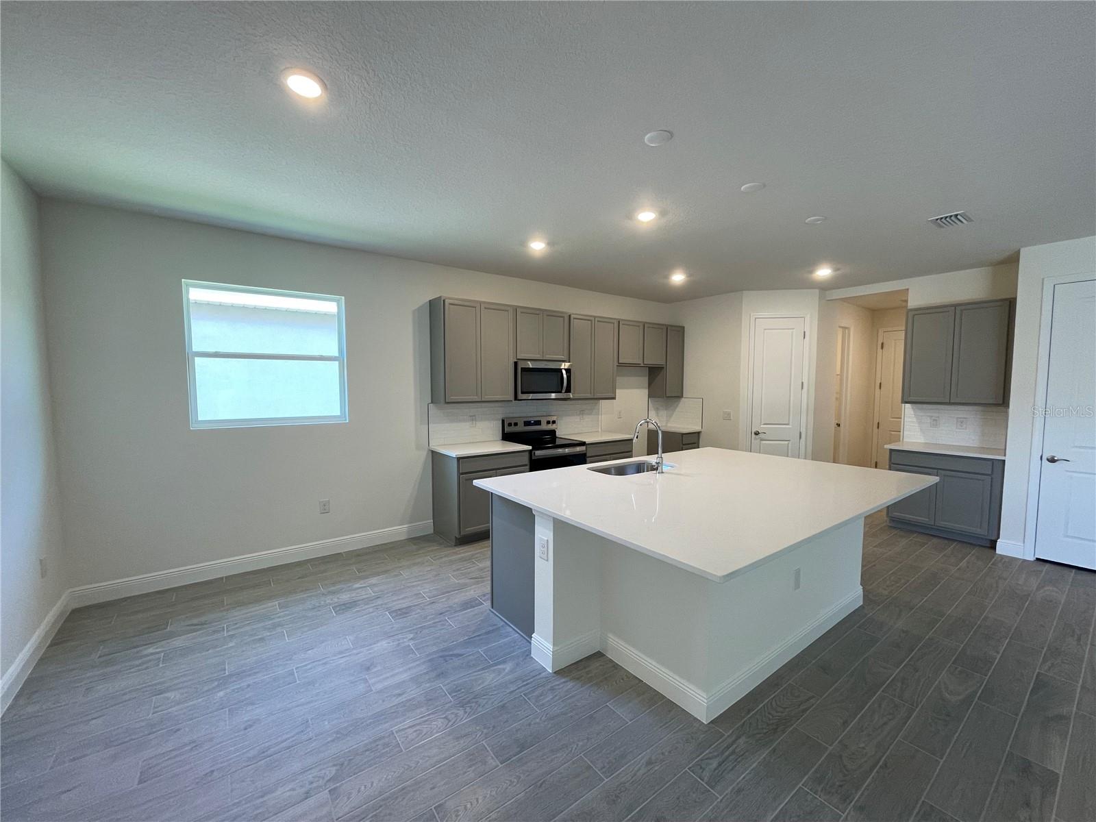 Image 6 of 24 For 17374 Crisp Apple Lane