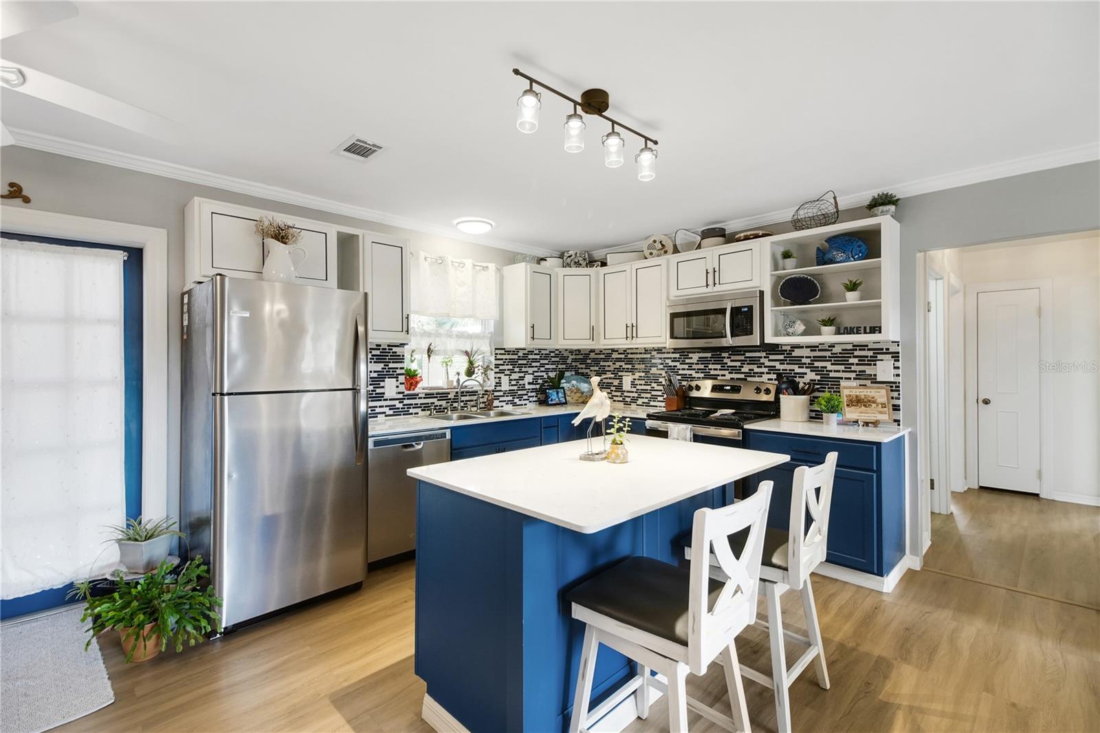 Image 5 of 36 For 2602 Western Way