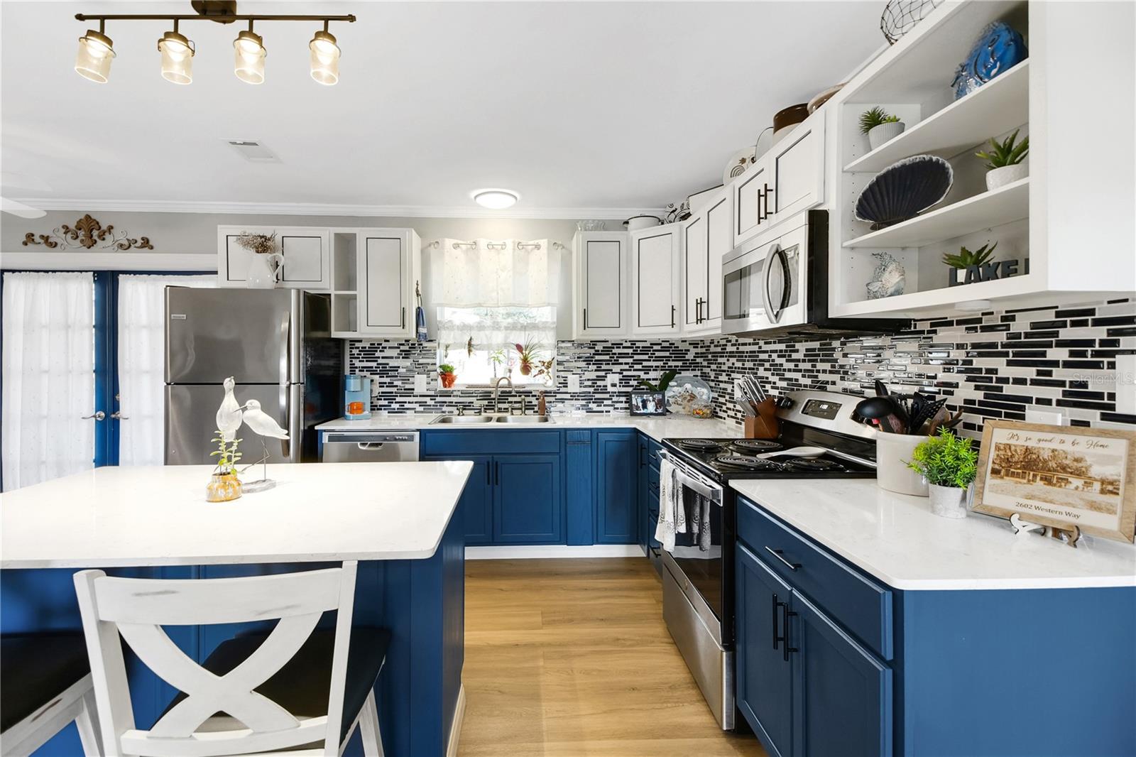 Image 7 of 36 For 2602 Western Way