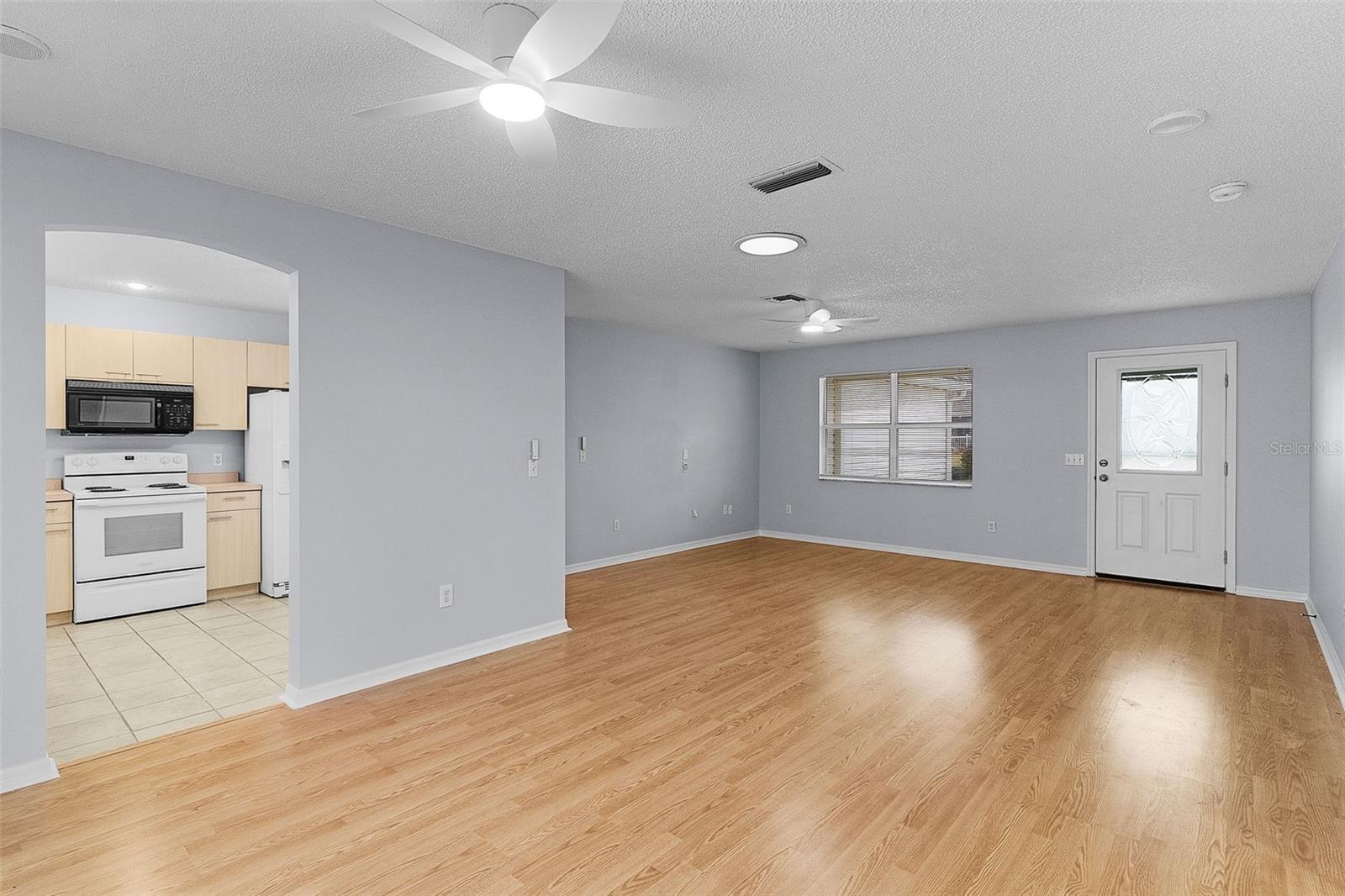 Image 15 of 38 For 807 Ramos Drive