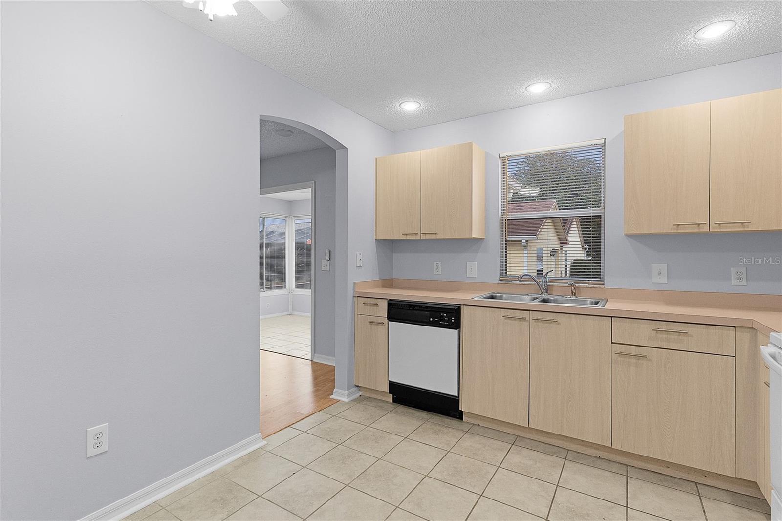 Image 25 of 38 For 807 Ramos Drive