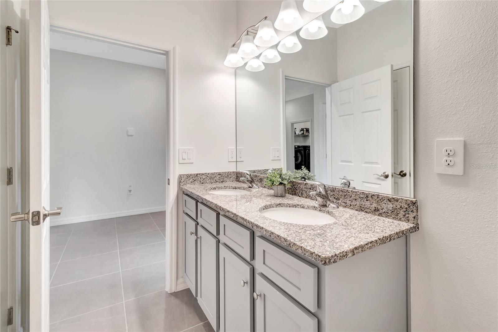 Image 12 of 46 For 3984 Mayhill Loop