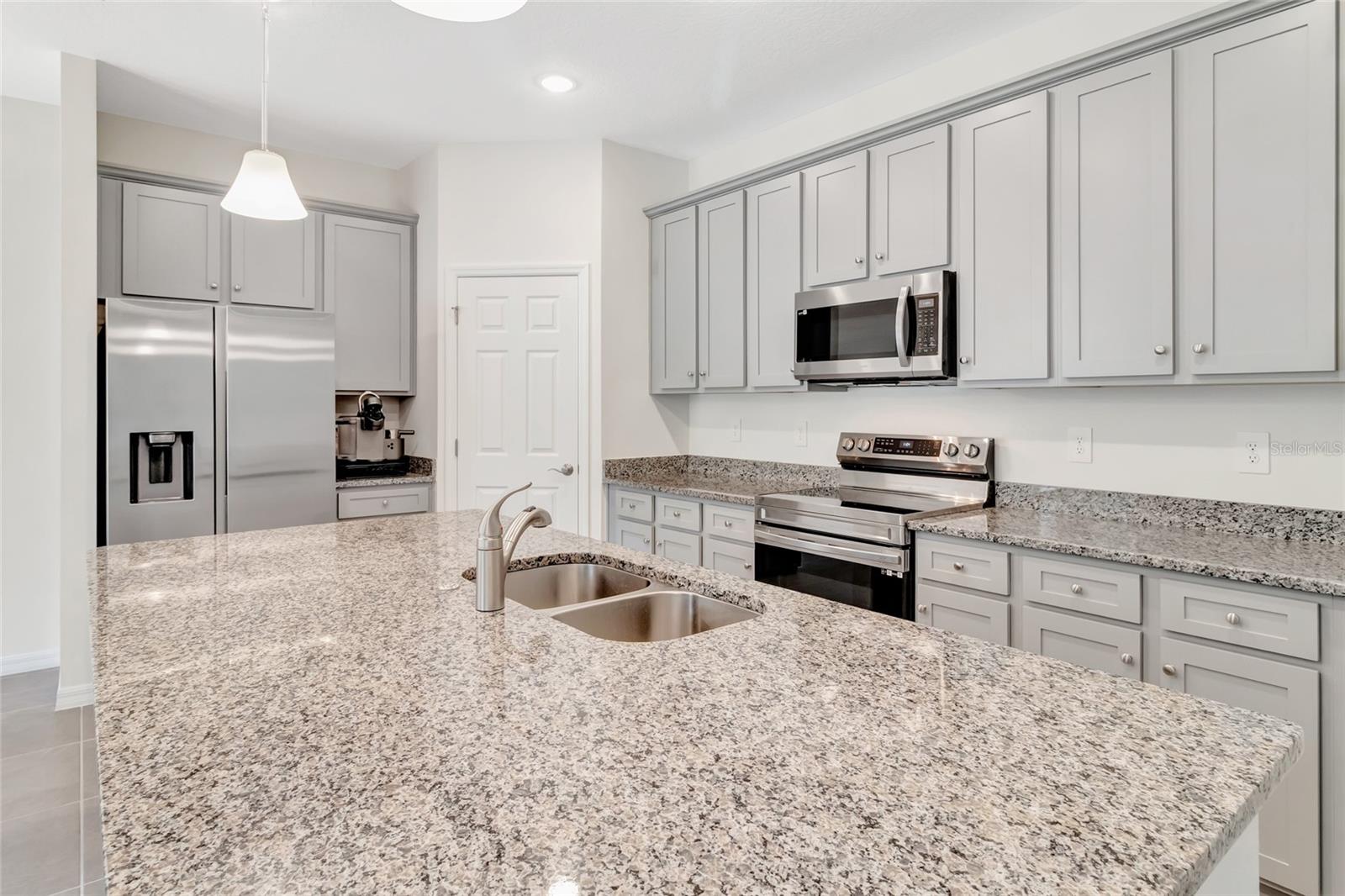 Image 13 of 46 For 3984 Mayhill Loop